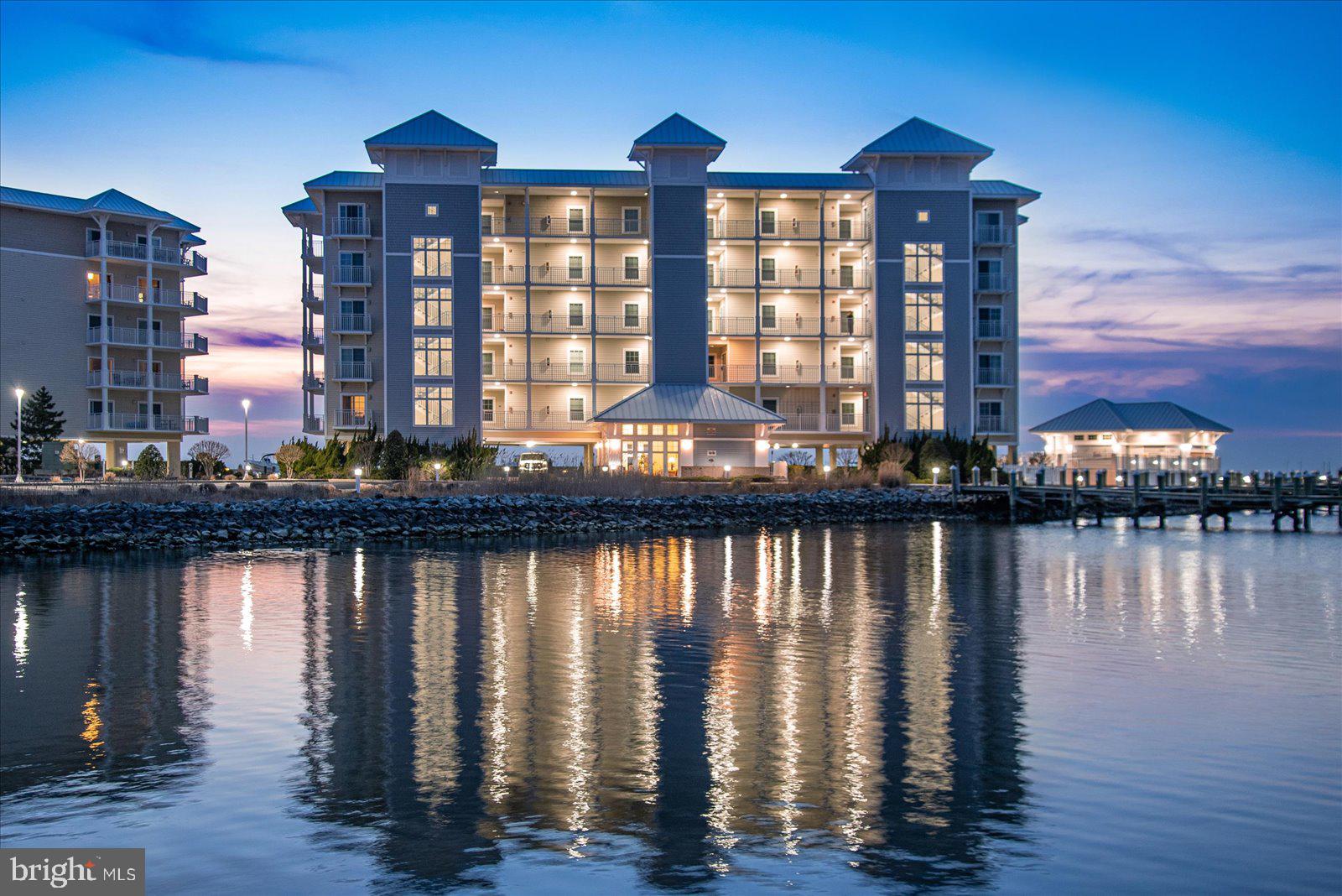 HARBOUR LIGHT CONDOS - Residential