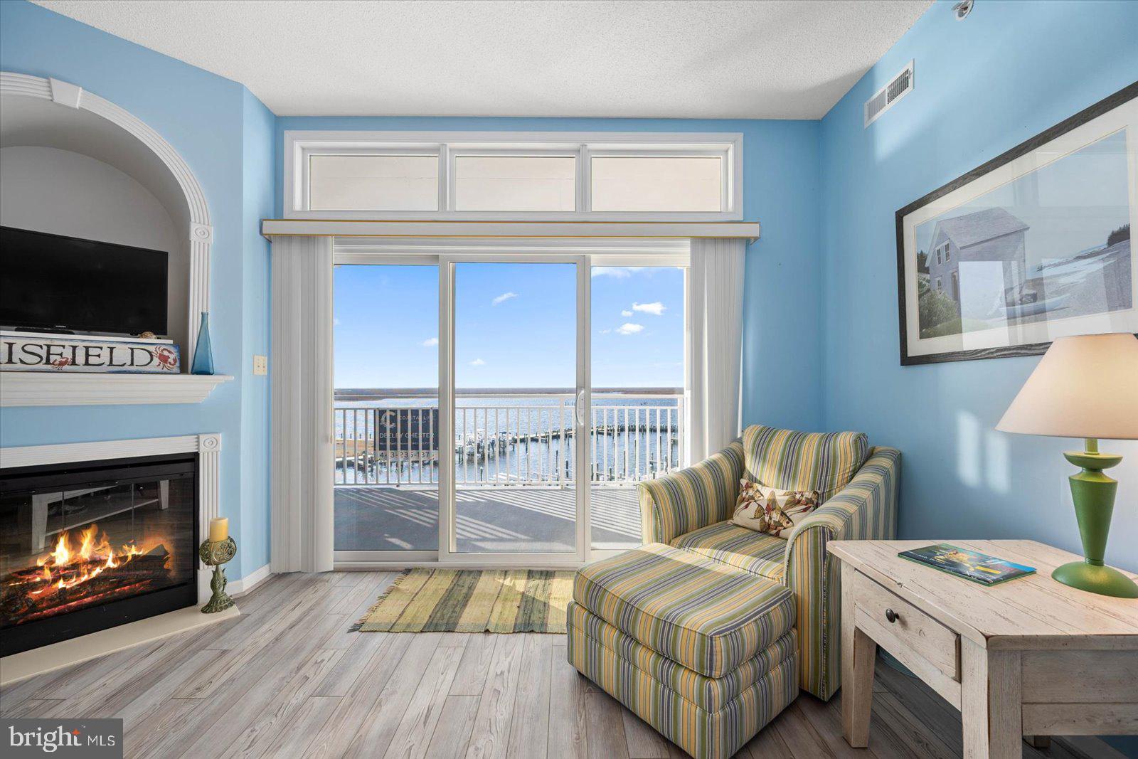 HARBOUR LIGHT CONDOS - Residential