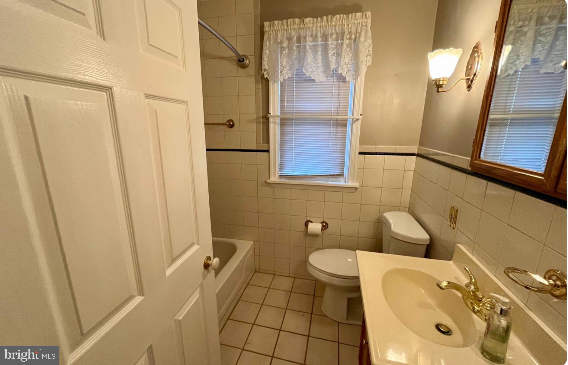 PARKVILLE - Residential Lease