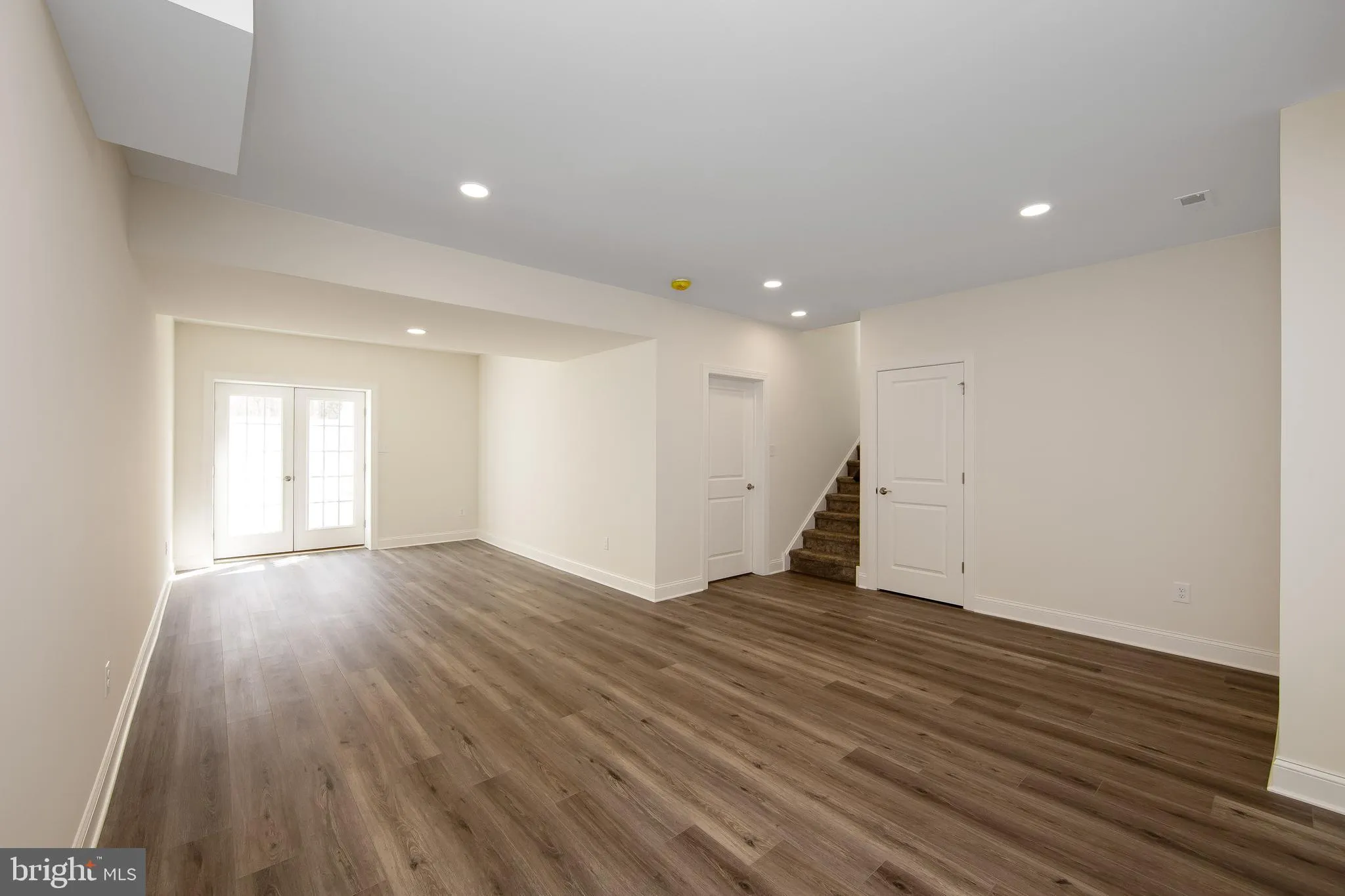 Monroeville, New Jersey 08343, United States, 5 Bedrooms Bedrooms, ,4 BathroomsBathrooms,Residential,Active,98375