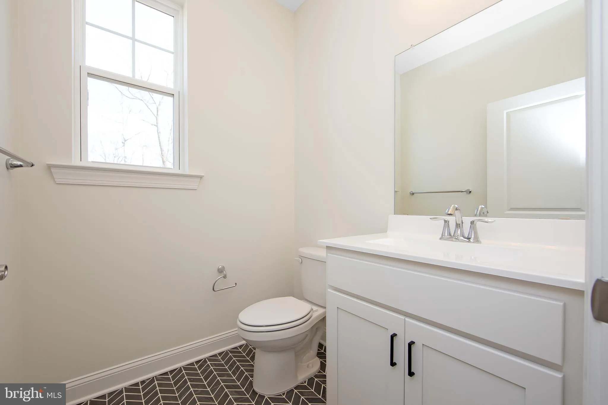 Monroeville, New Jersey 08343, United States, 5 Bedrooms Bedrooms, ,4 BathroomsBathrooms,Residential,Active,98375