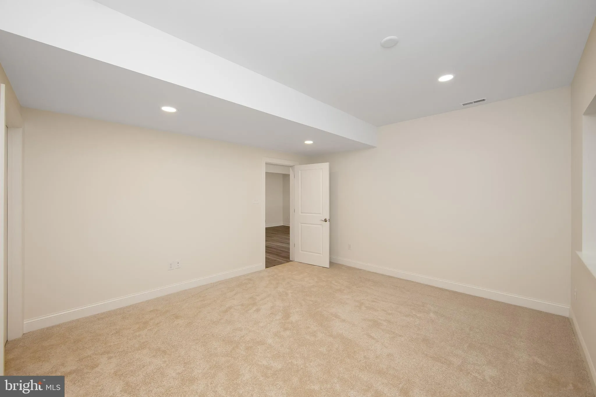 Monroeville, New Jersey 08343, United States, 5 Bedrooms Bedrooms, ,4 BathroomsBathrooms,Residential,Active,98375