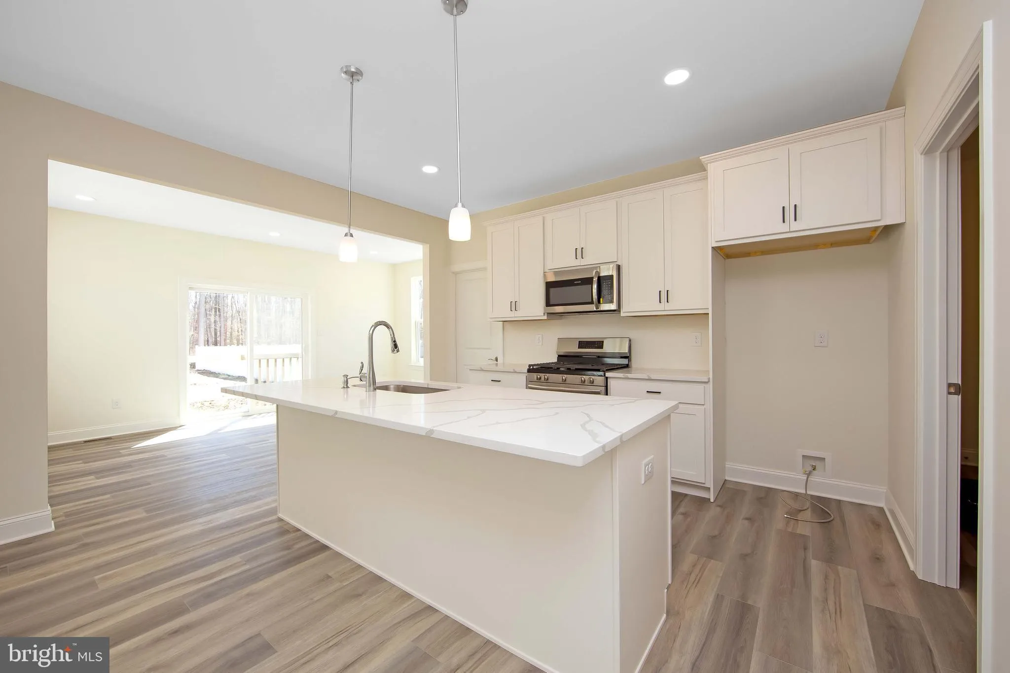 Monroeville, New Jersey 08343, United States, 5 Bedrooms Bedrooms, ,4 BathroomsBathrooms,Residential,Active,98375