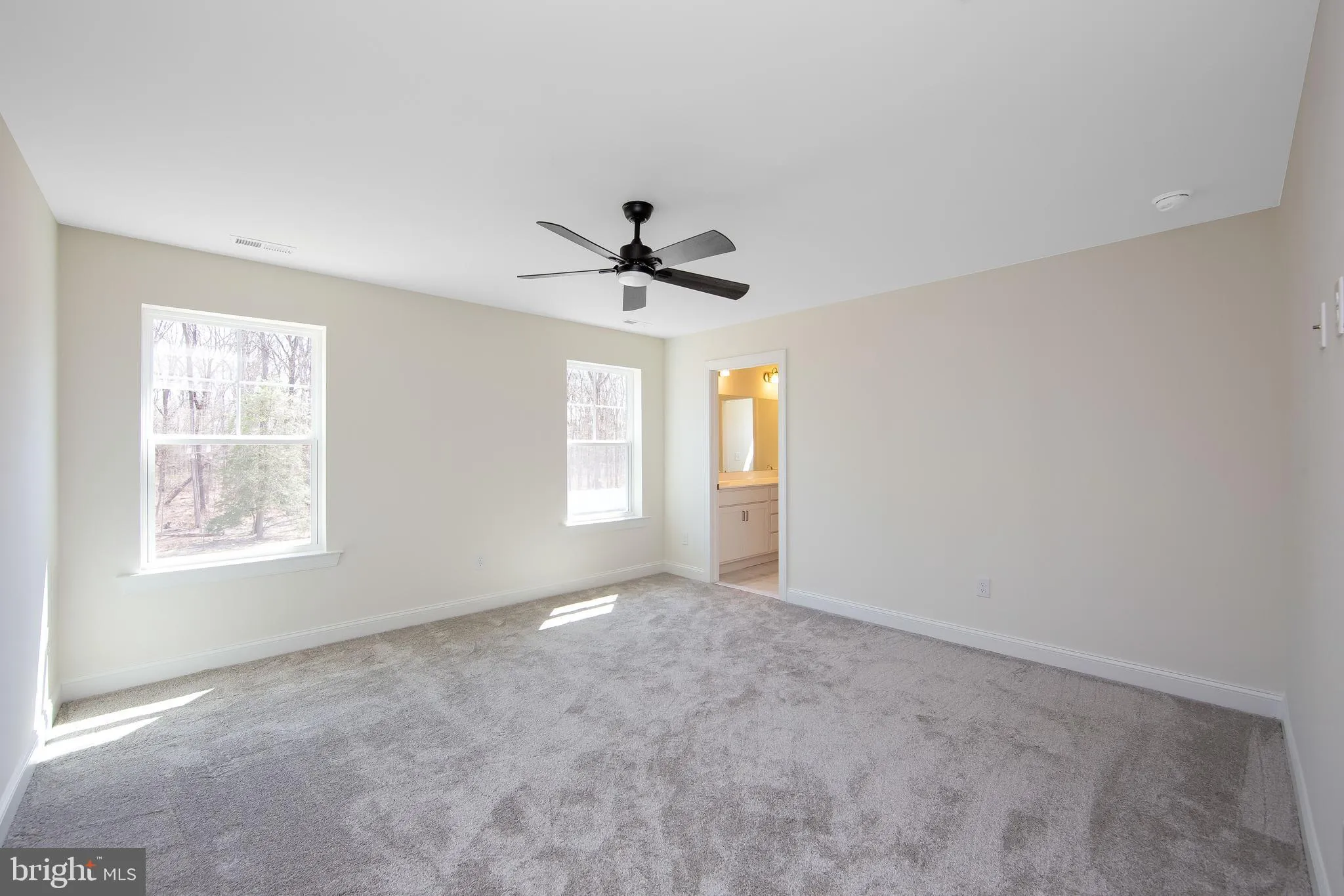 Monroeville, New Jersey 08343, United States, 5 Bedrooms Bedrooms, ,4 BathroomsBathrooms,Residential,Active,98375