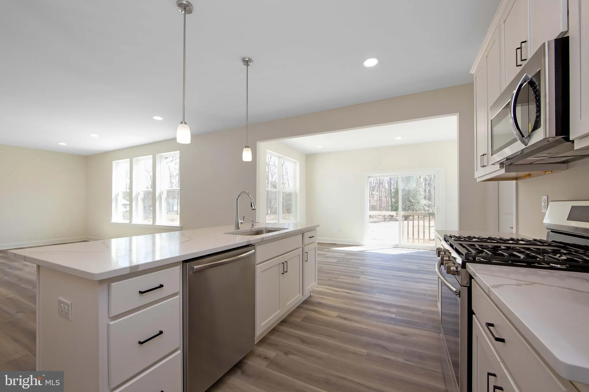 Monroeville, New Jersey 08343, United States, 5 Bedrooms Bedrooms, ,4 BathroomsBathrooms,Residential,Active,98375