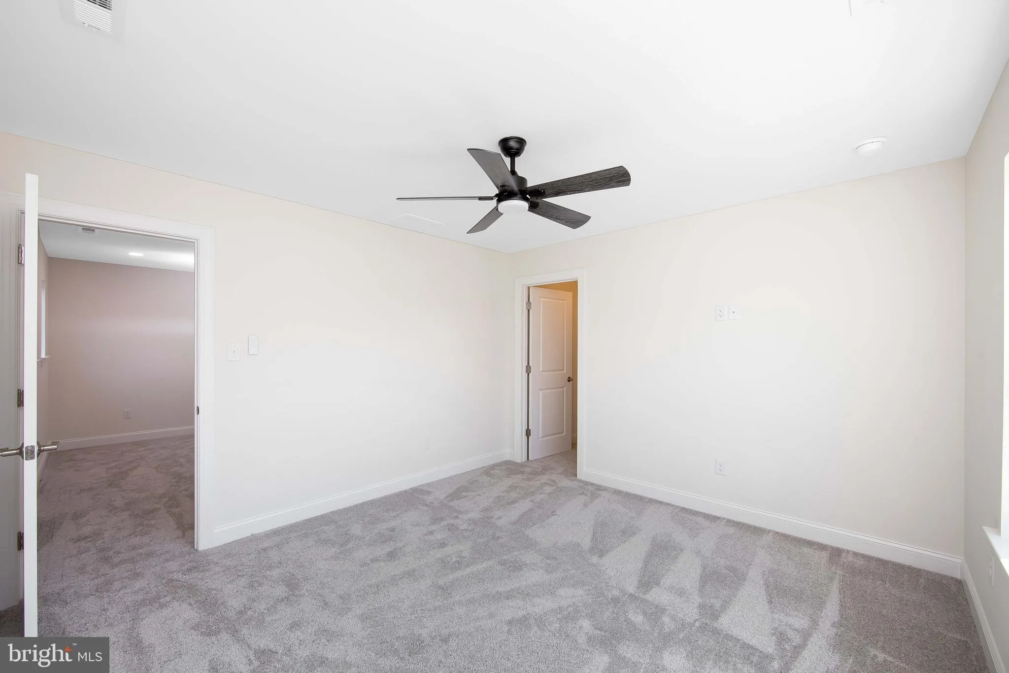 Monroeville, New Jersey 08343, United States, 5 Bedrooms Bedrooms, ,4 BathroomsBathrooms,Residential,Active,98375