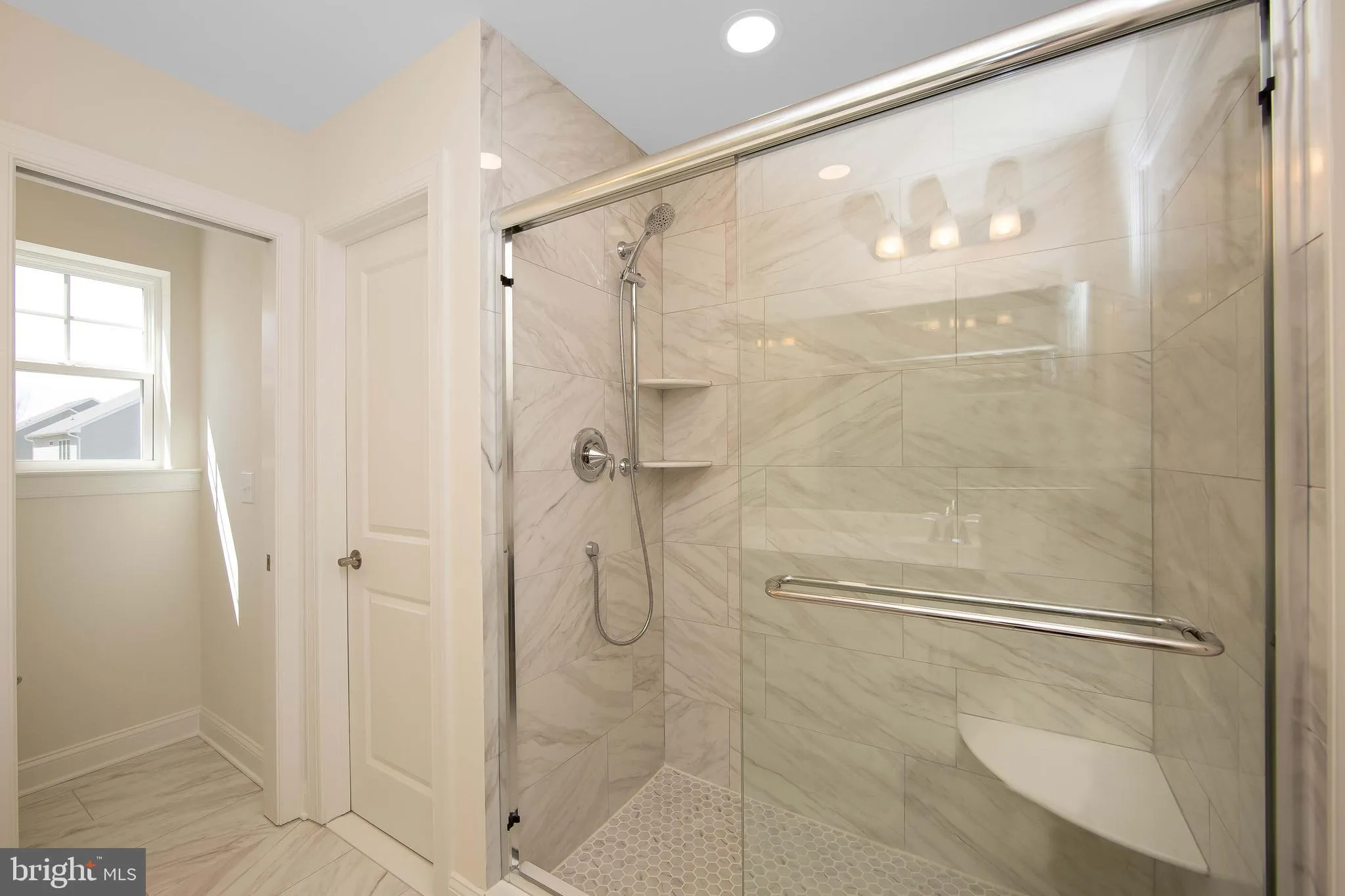 Monroeville, New Jersey 08343, United States, 5 Bedrooms Bedrooms, ,4 BathroomsBathrooms,Residential,Active,98375