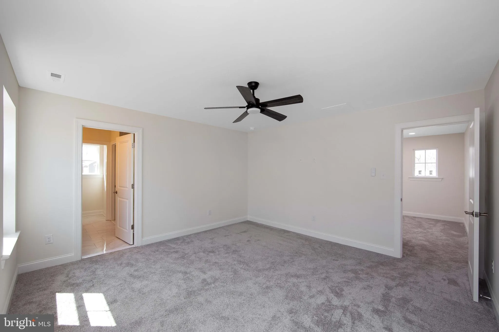 Monroeville, New Jersey 08343, United States, 5 Bedrooms Bedrooms, ,4 BathroomsBathrooms,Residential,Active,98375