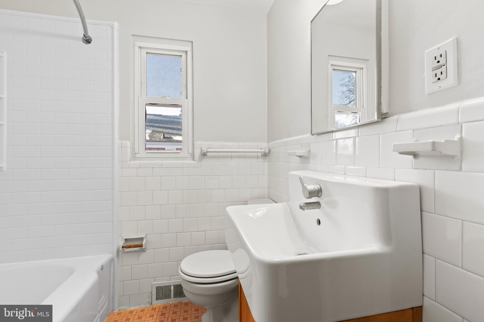 MOUNT WASHINGTON - Residential