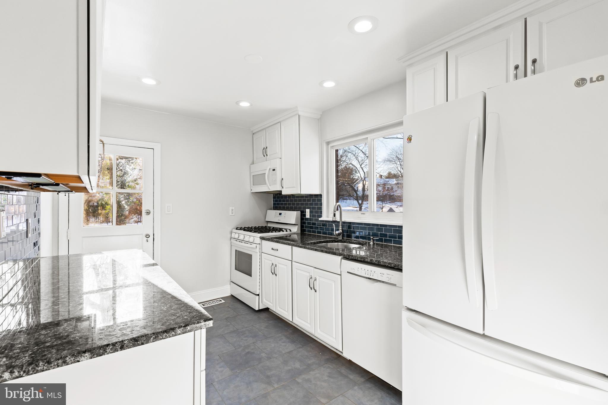 MOUNT WASHINGTON - Residential