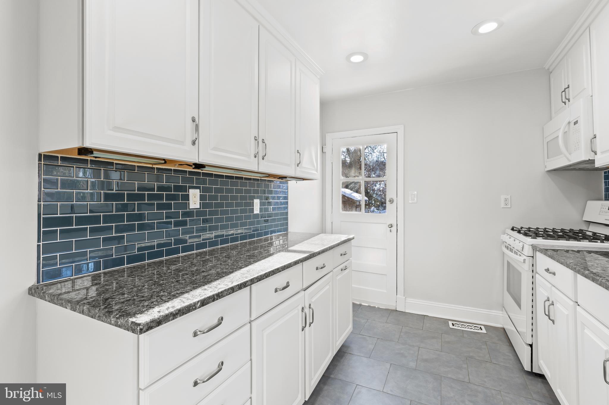 MOUNT WASHINGTON - Residential