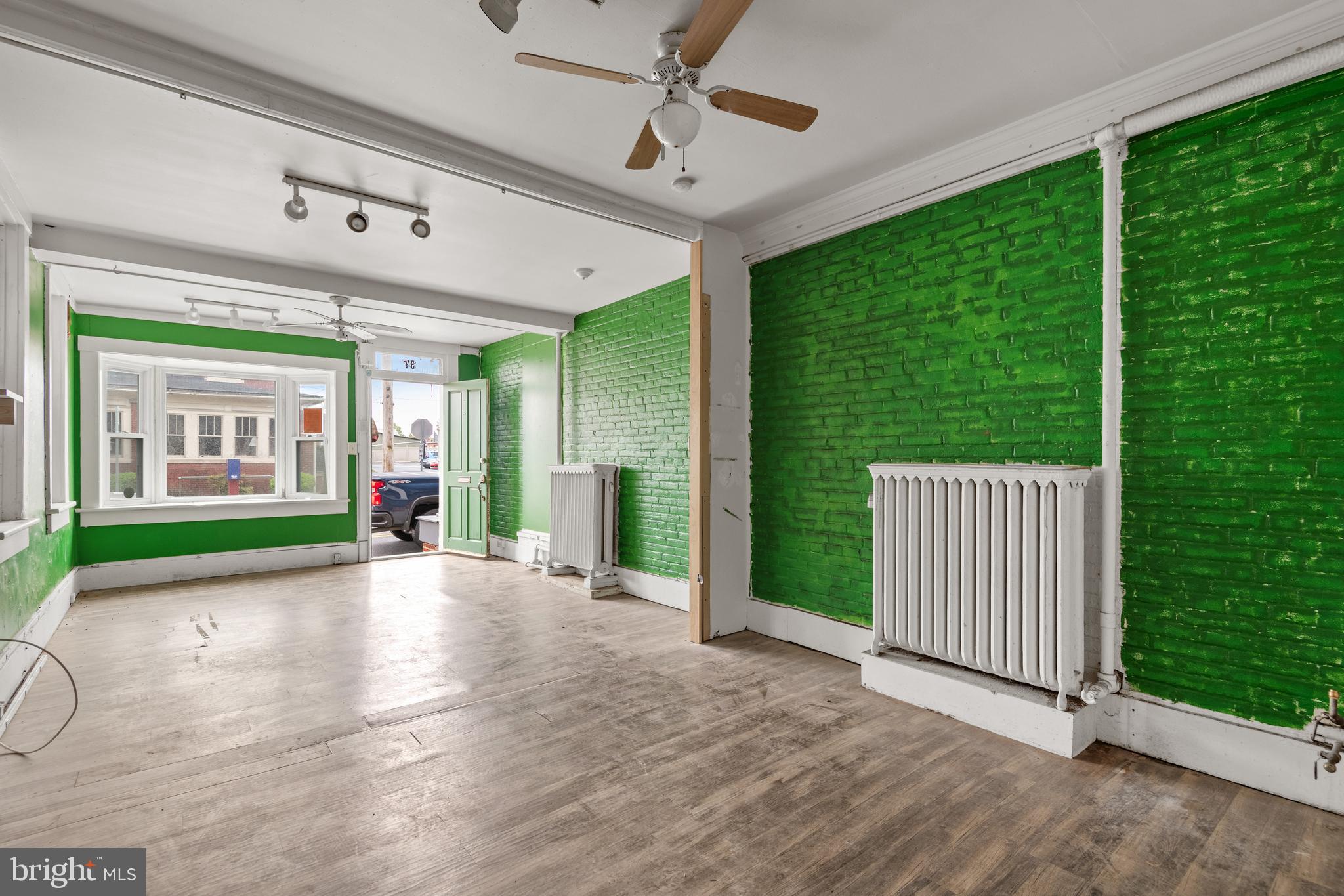 MANHEIM - Commercial Sale