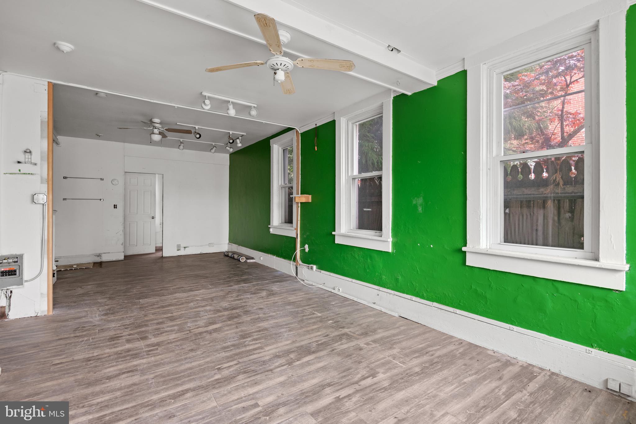 MANHEIM - Commercial Sale