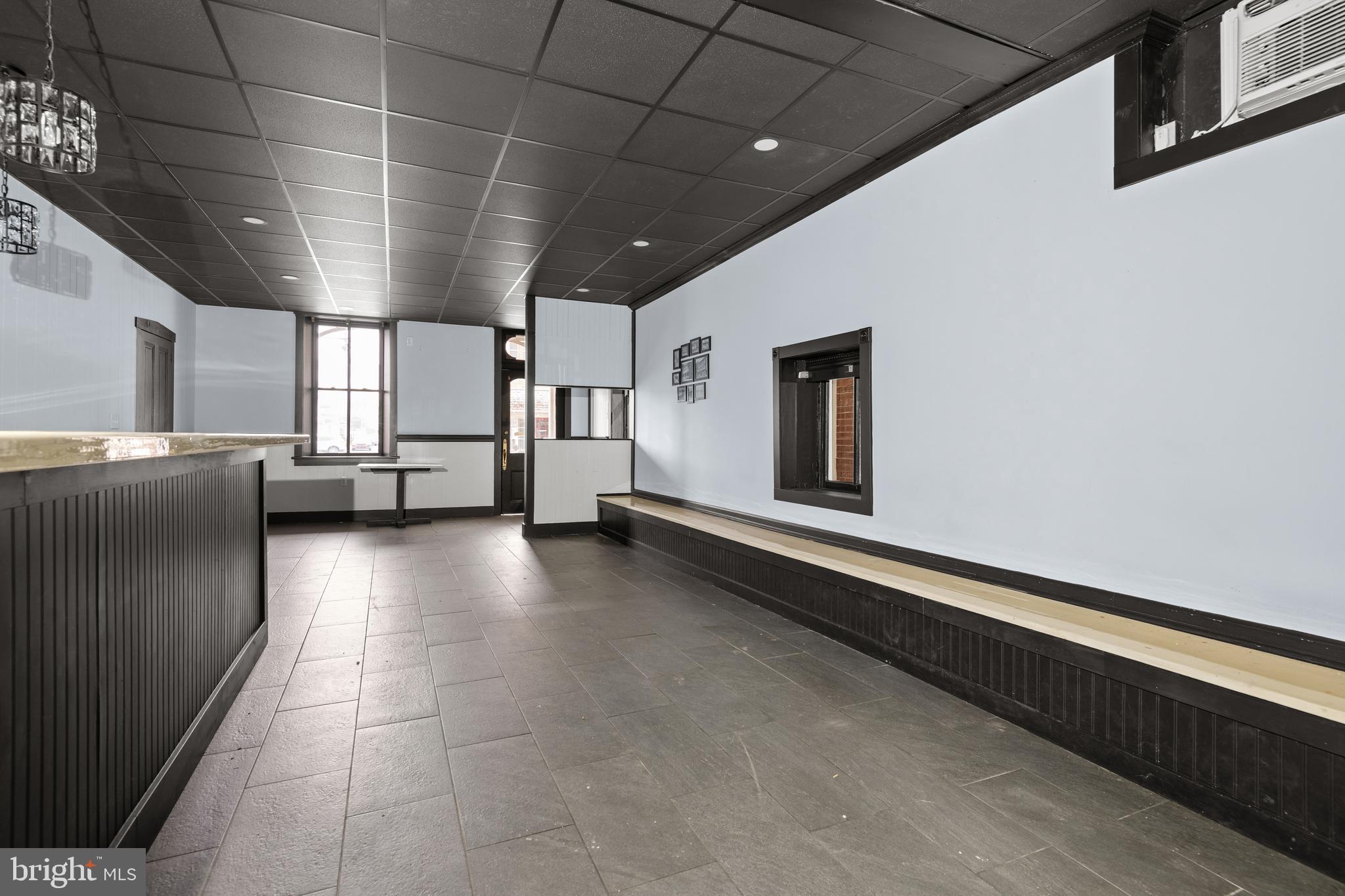 MANHEIM - Commercial Sale