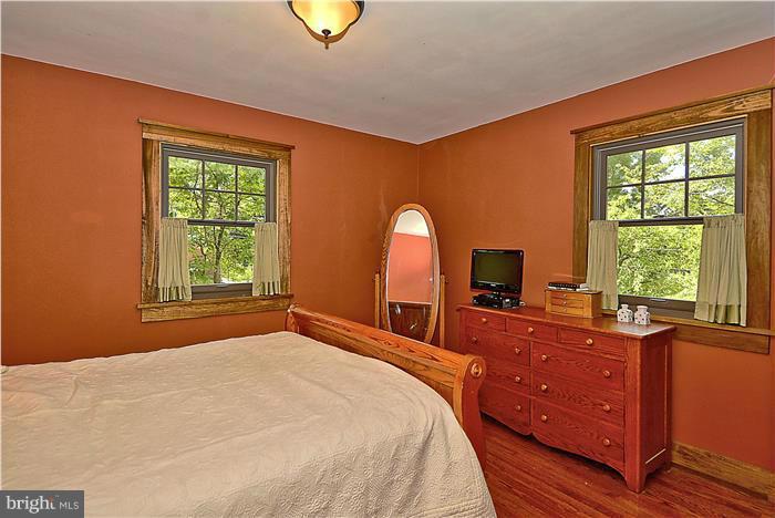 WOODSIDE - Residential