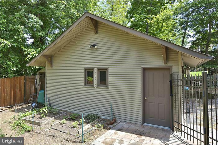 WOODSIDE - Residential