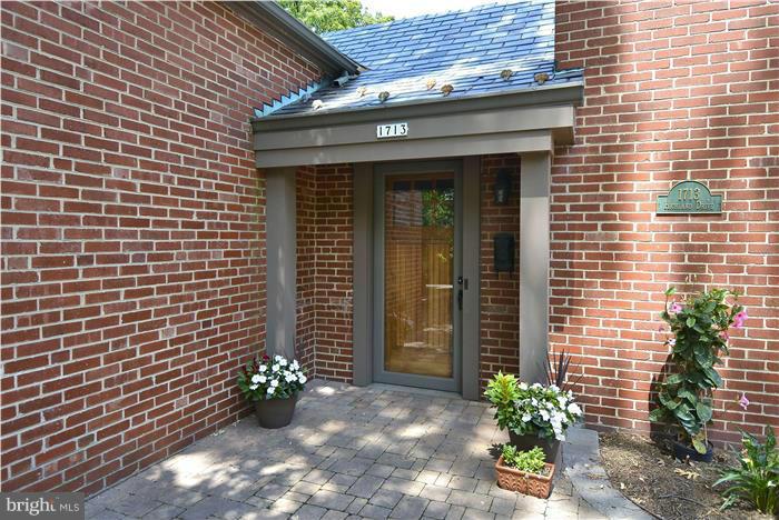 WOODSIDE - Residential