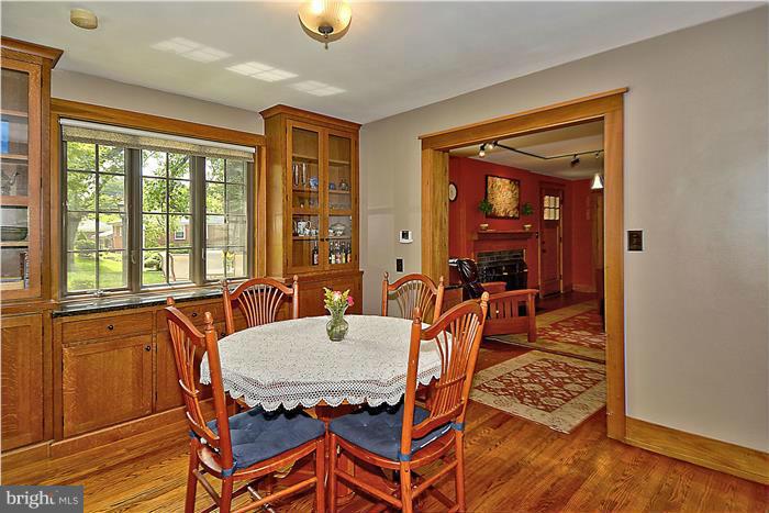 WOODSIDE - Residential