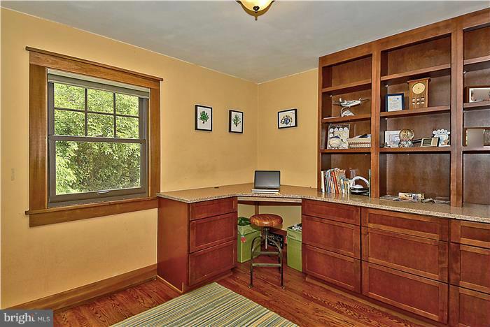 WOODSIDE - Residential