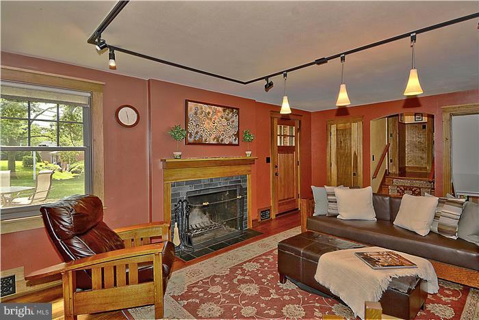 WOODSIDE - Residential