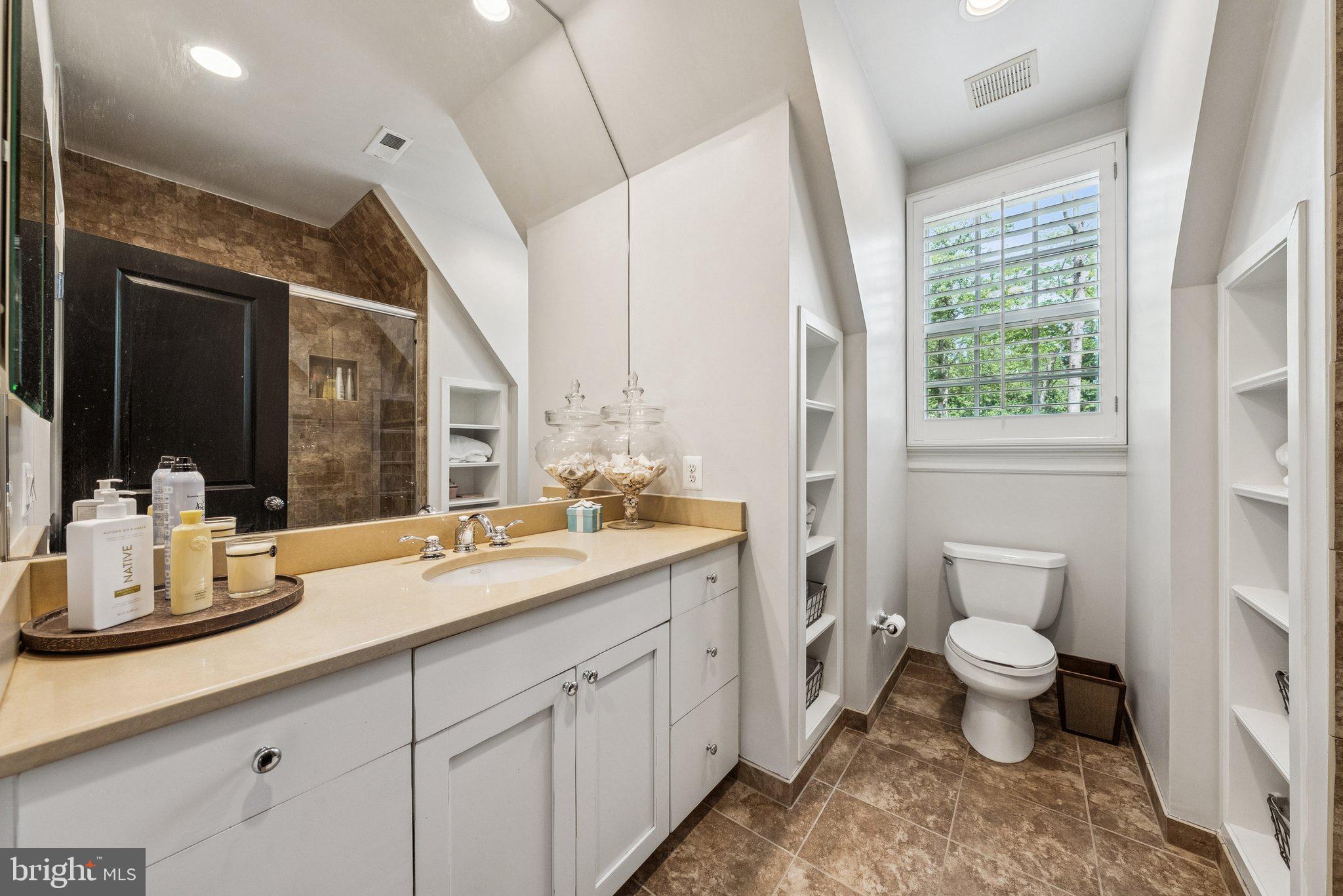 POTOMAC OUTSIDE - Residential