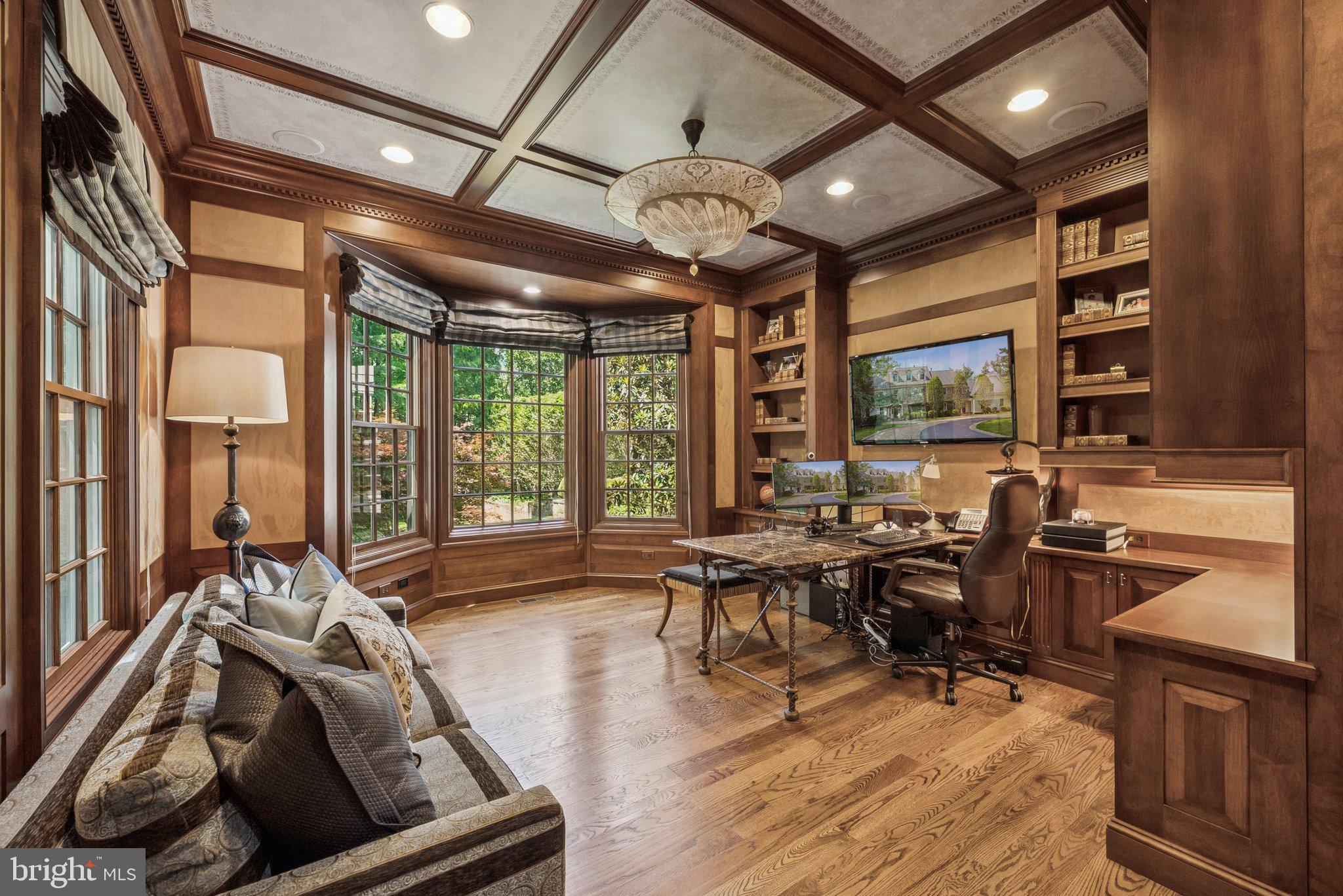 POTOMAC OUTSIDE - Residential