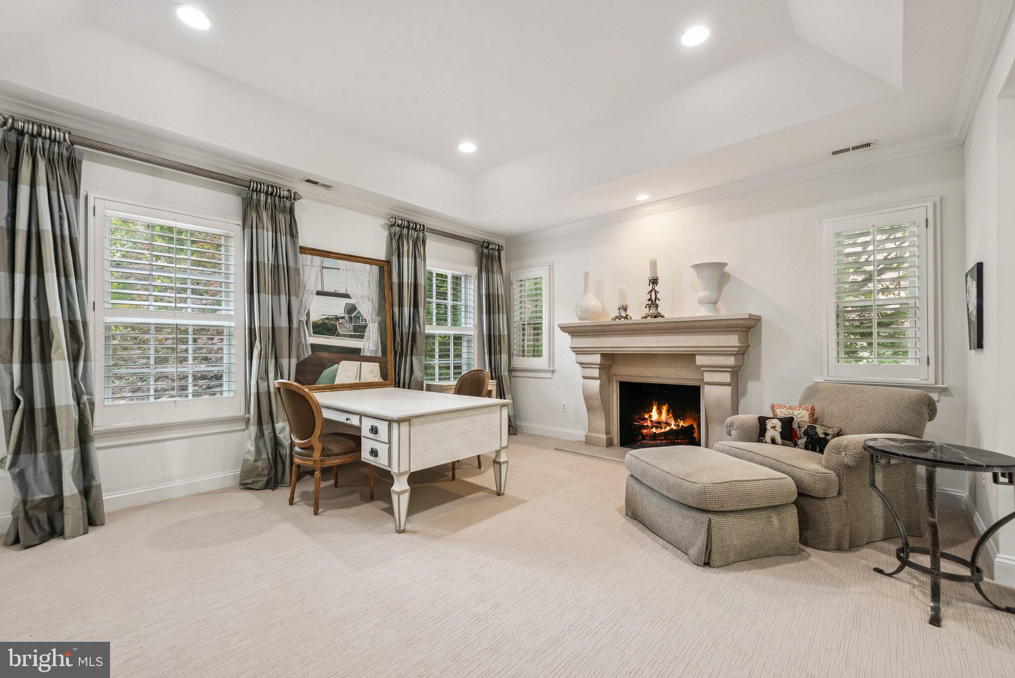 POTOMAC OUTSIDE - Residential