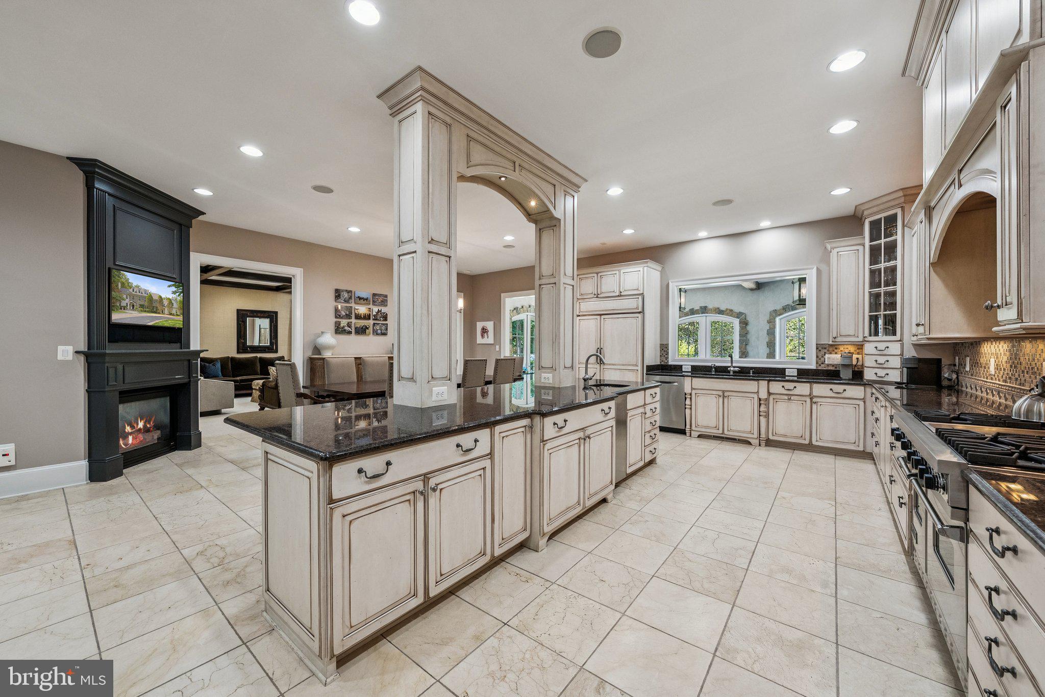 POTOMAC OUTSIDE - Residential