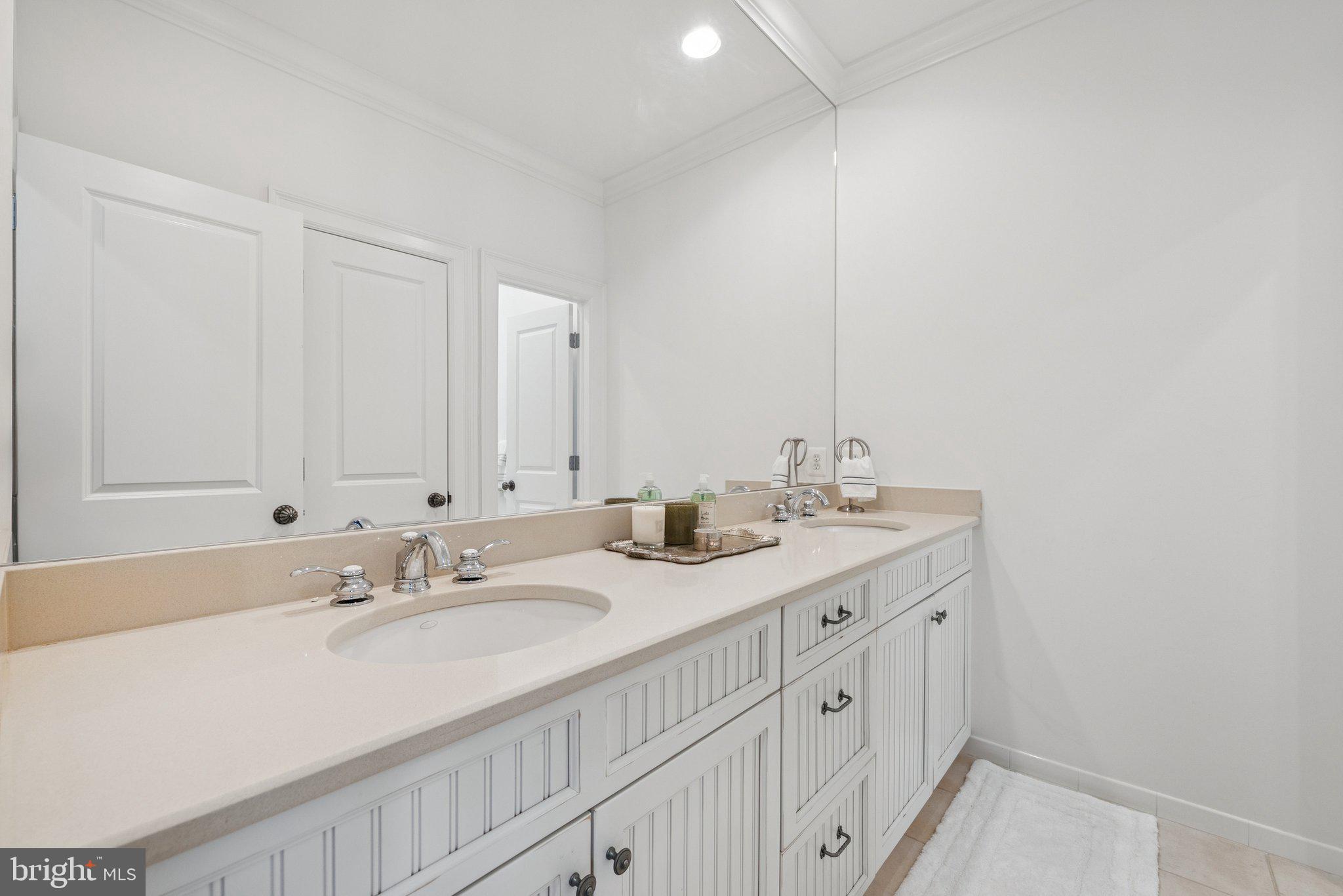 POTOMAC OUTSIDE - Residential