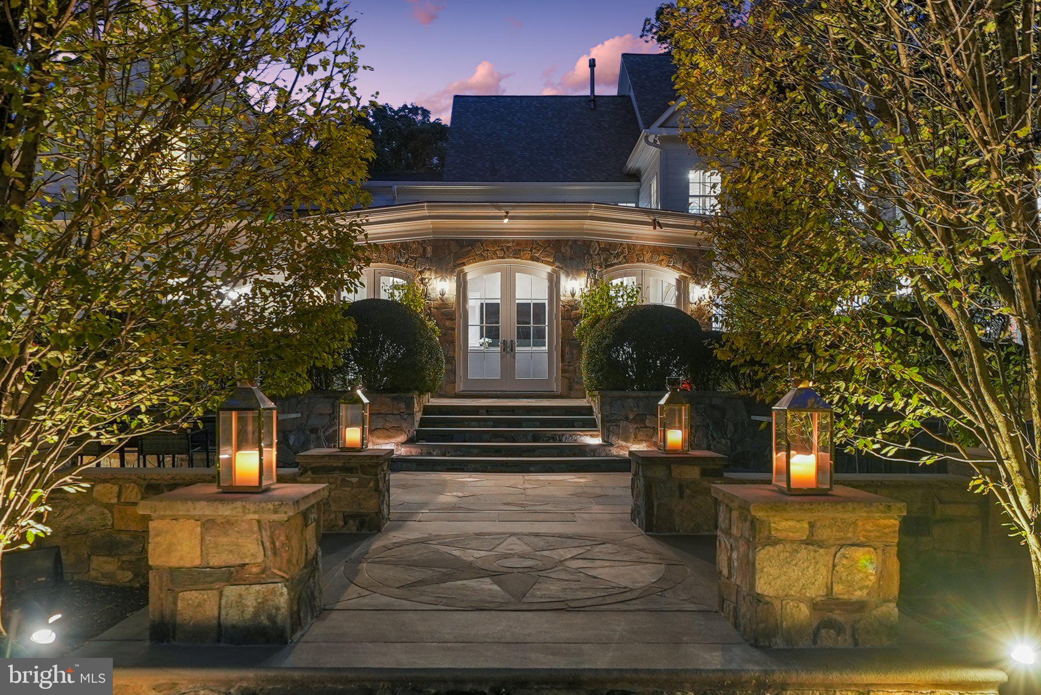 POTOMAC OUTSIDE - Residential