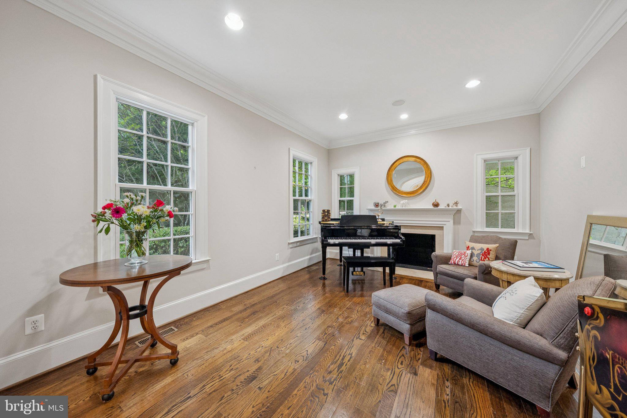 POTOMAC OUTSIDE - Residential