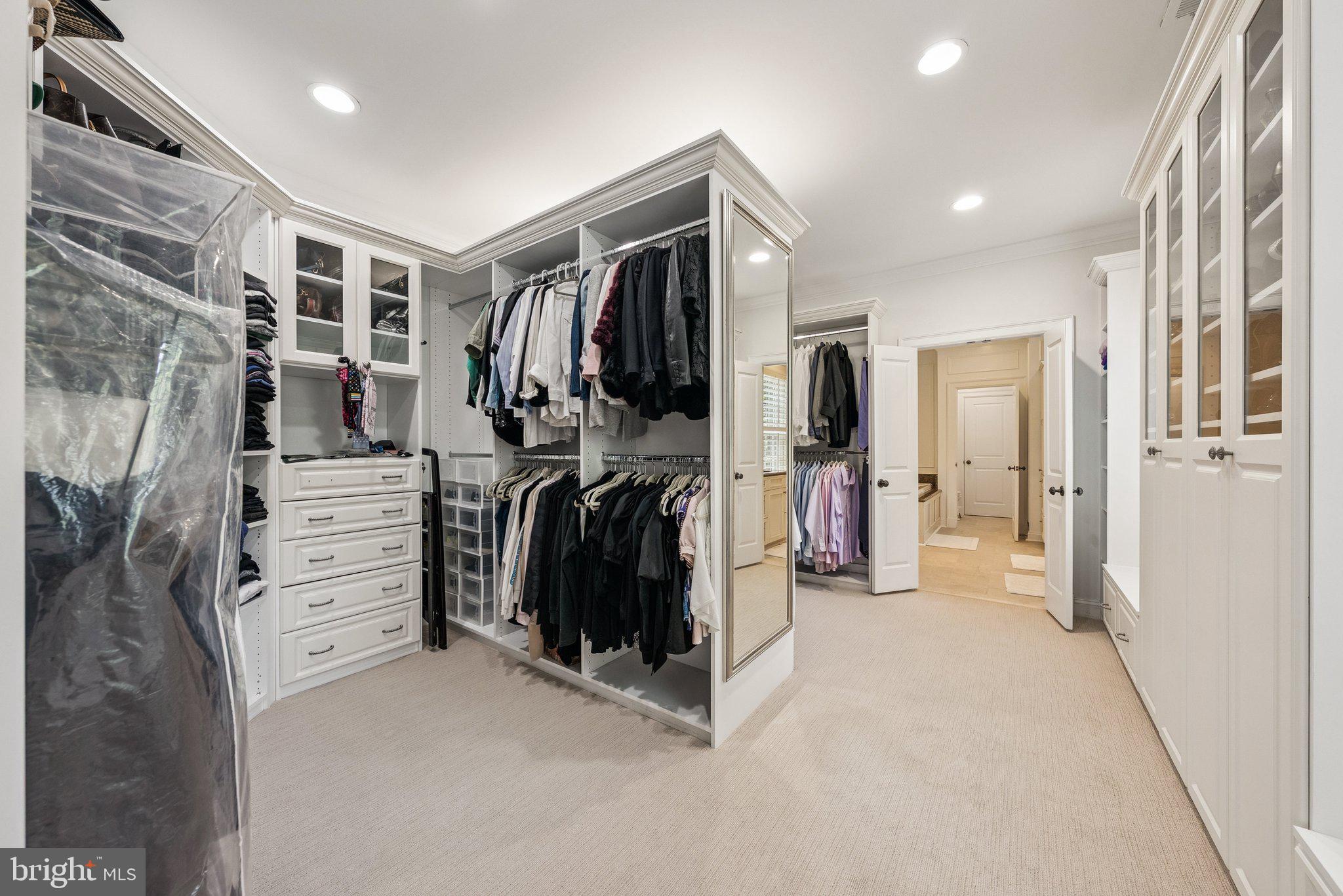 POTOMAC OUTSIDE - Residential