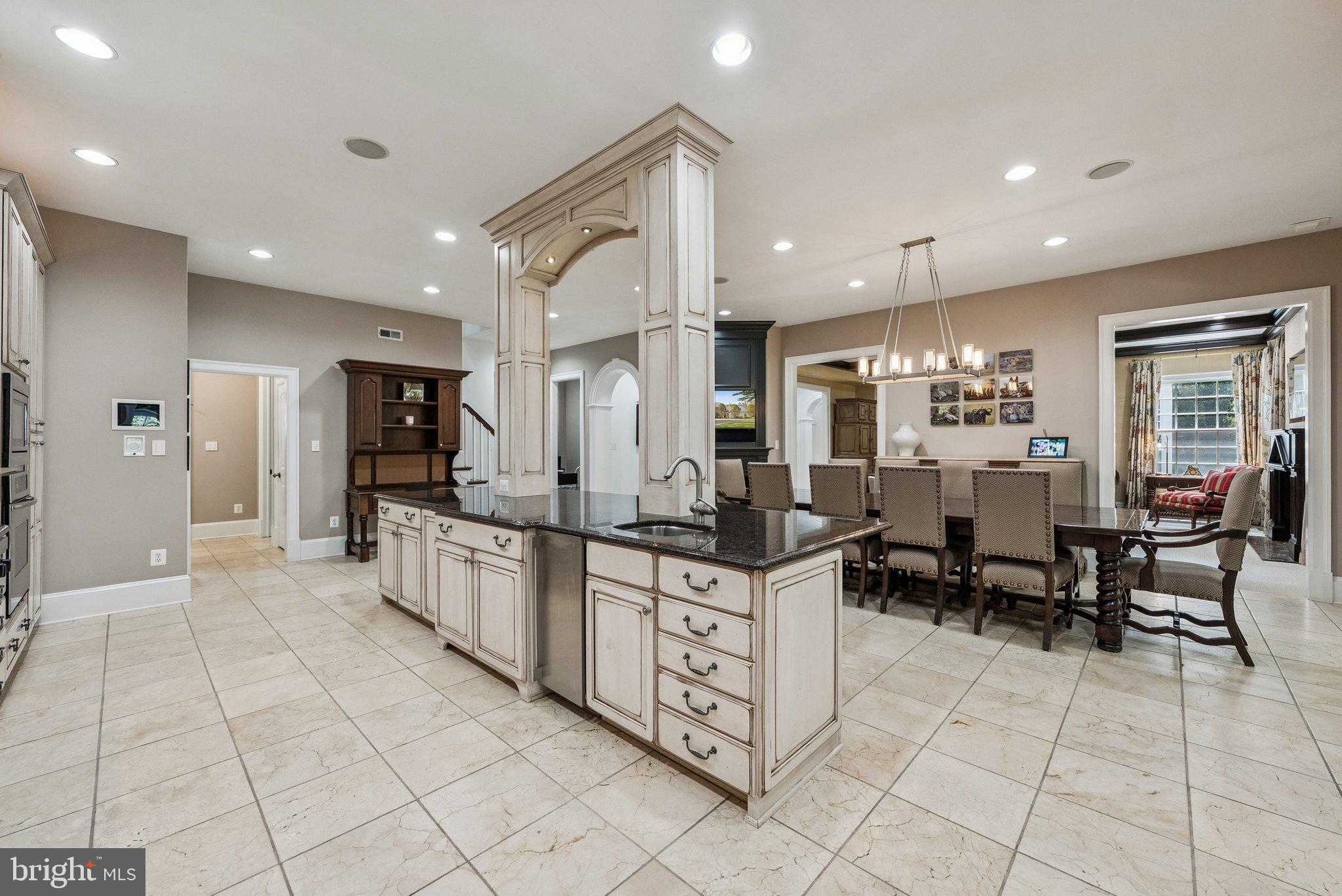 POTOMAC OUTSIDE - Residential