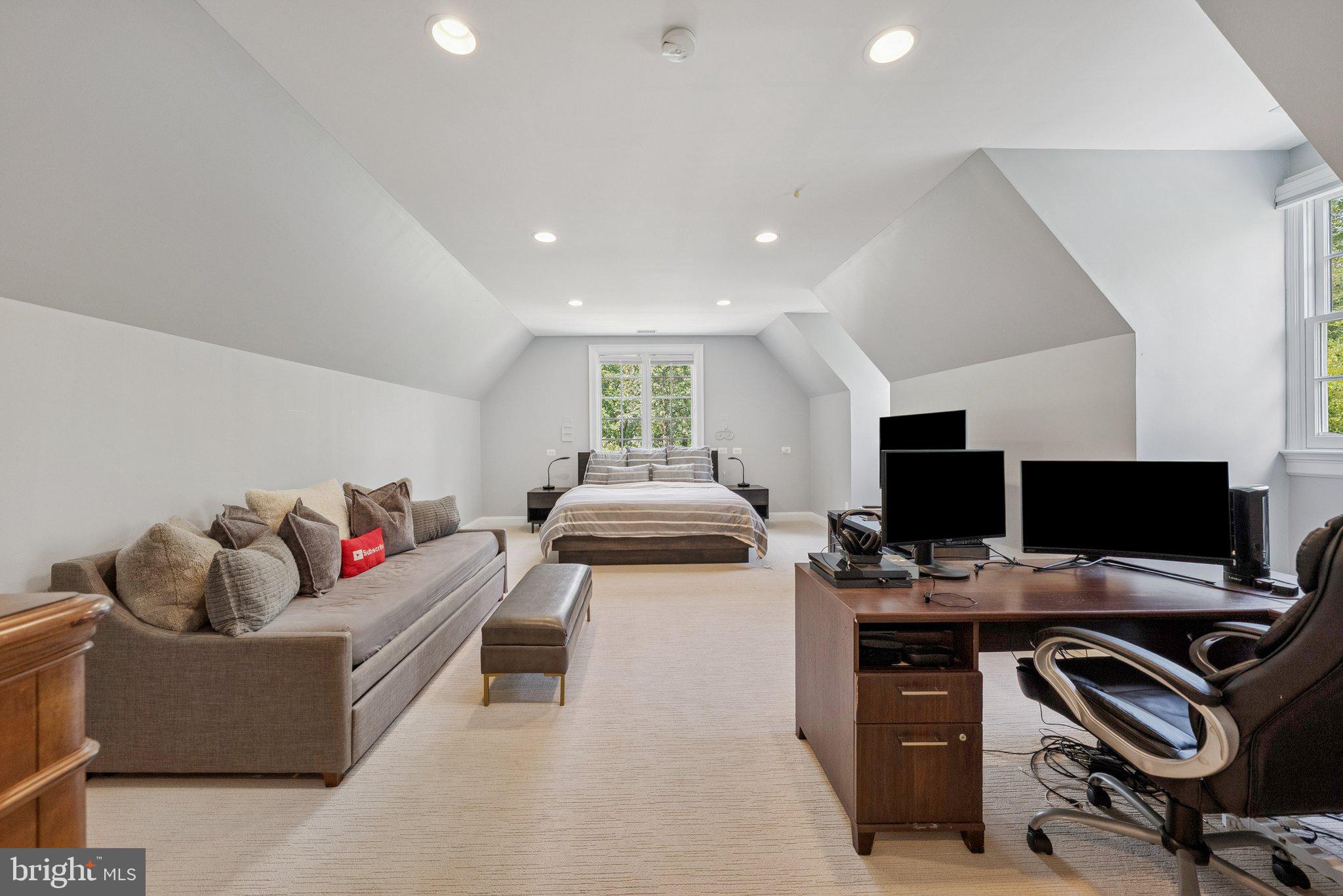 POTOMAC OUTSIDE - Residential