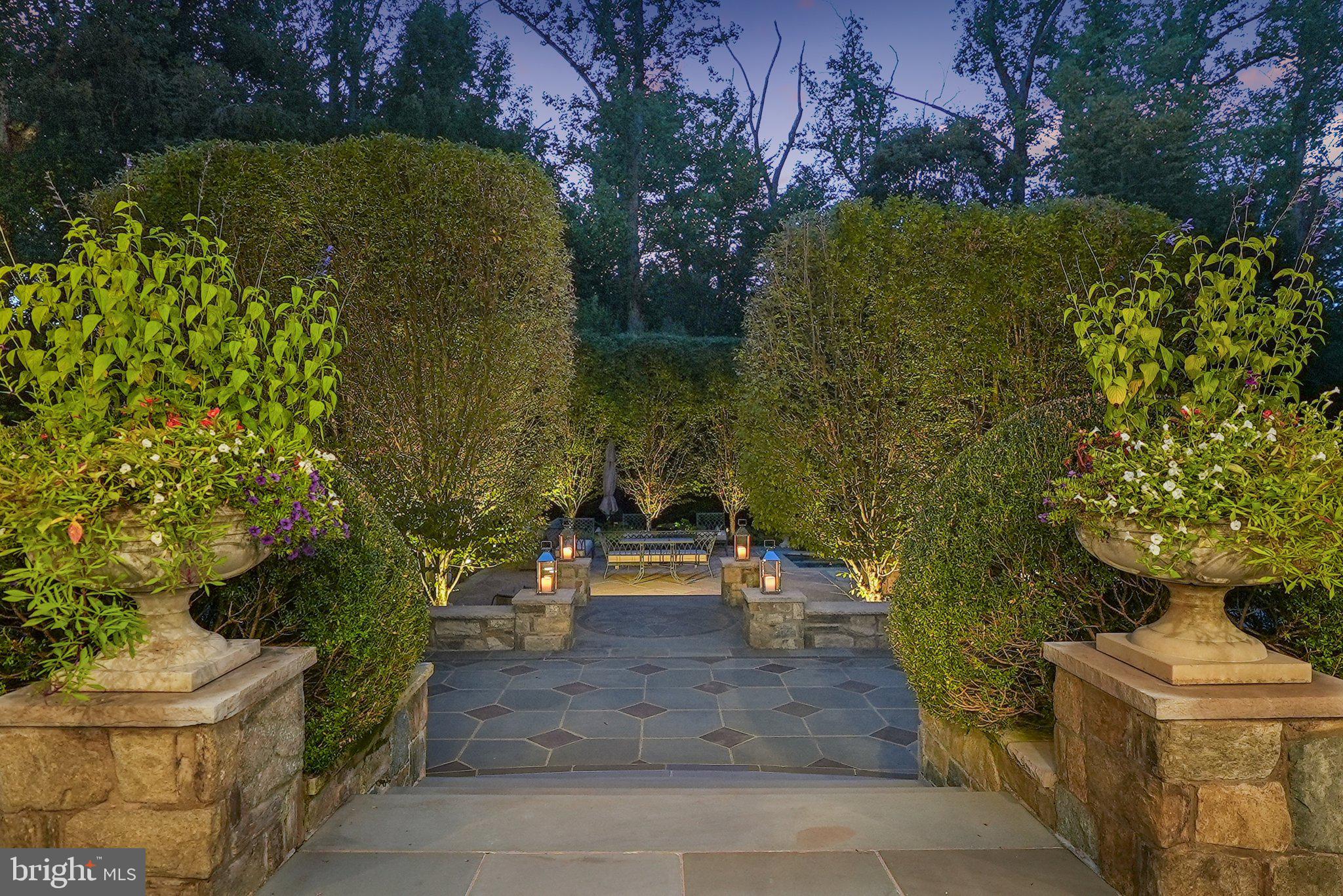 POTOMAC OUTSIDE - Residential