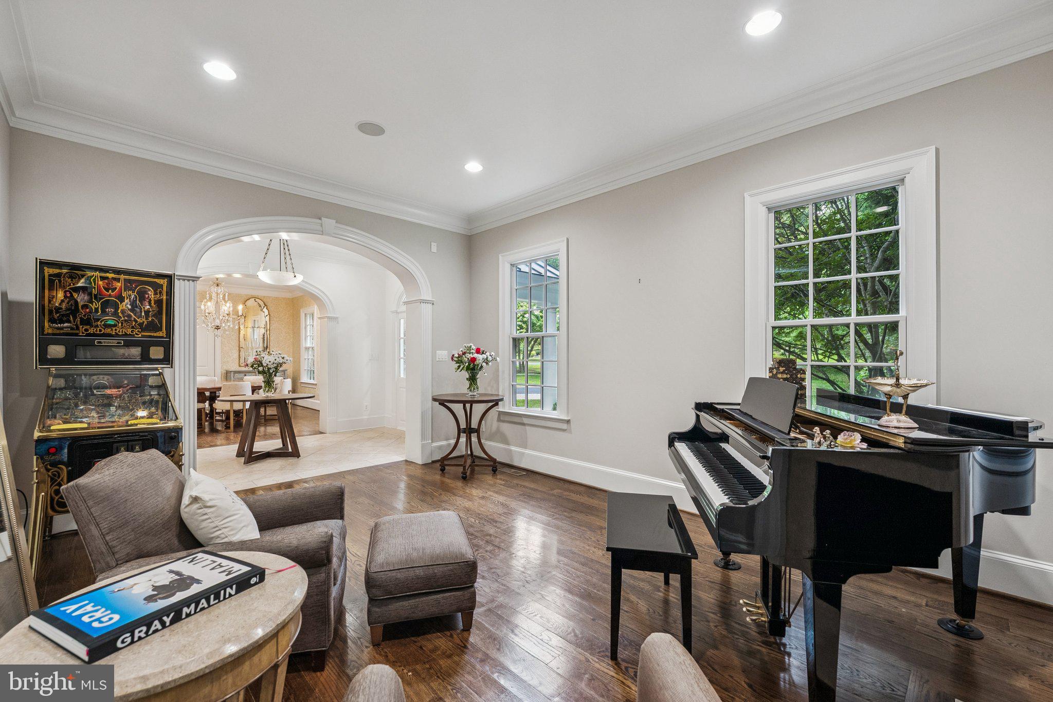 POTOMAC OUTSIDE - Residential