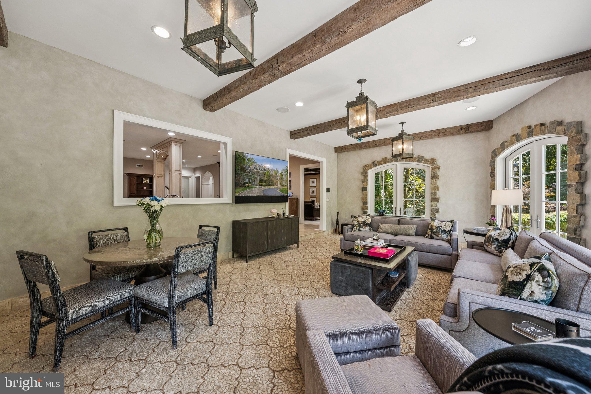 POTOMAC OUTSIDE - Residential