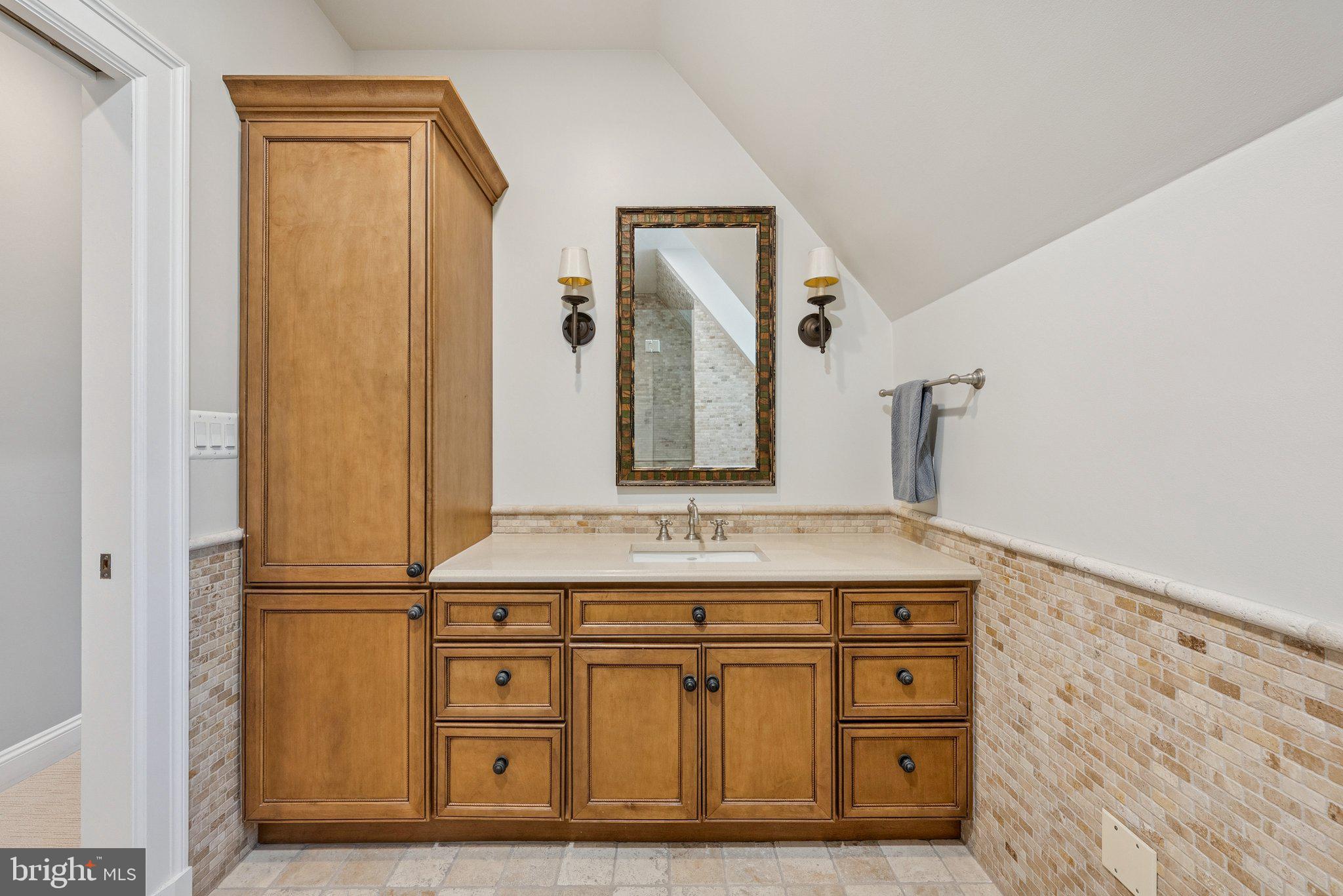 POTOMAC OUTSIDE - Residential