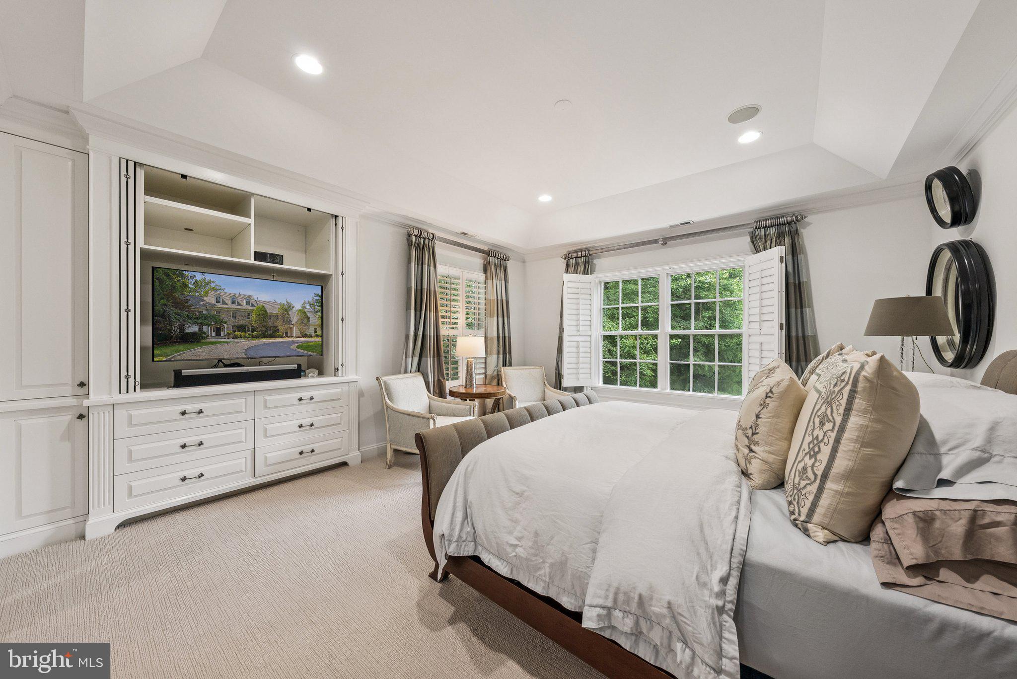 POTOMAC OUTSIDE - Residential