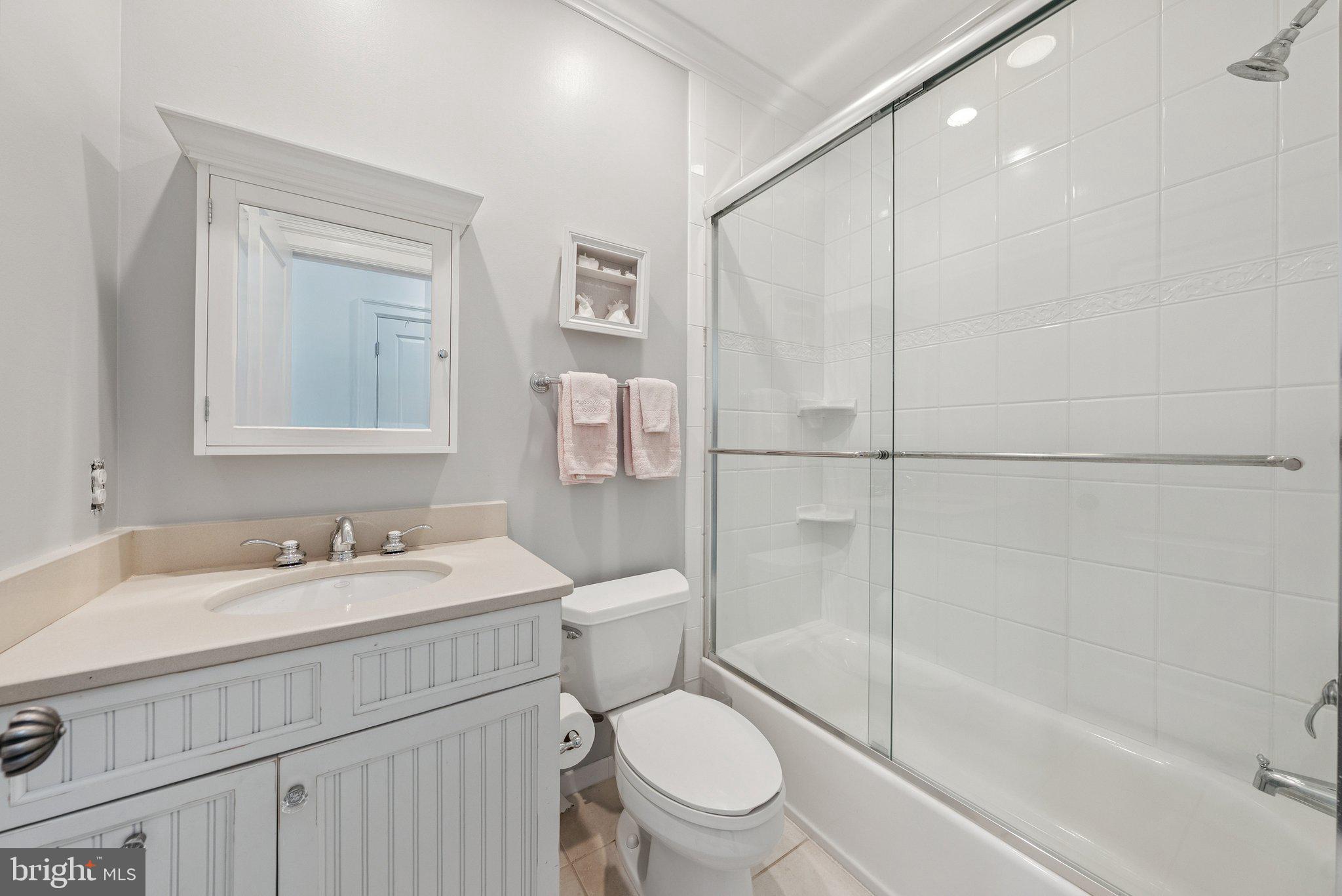 POTOMAC OUTSIDE - Residential