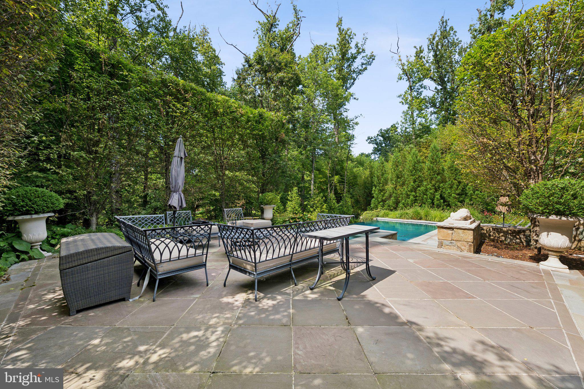 POTOMAC OUTSIDE - Residential