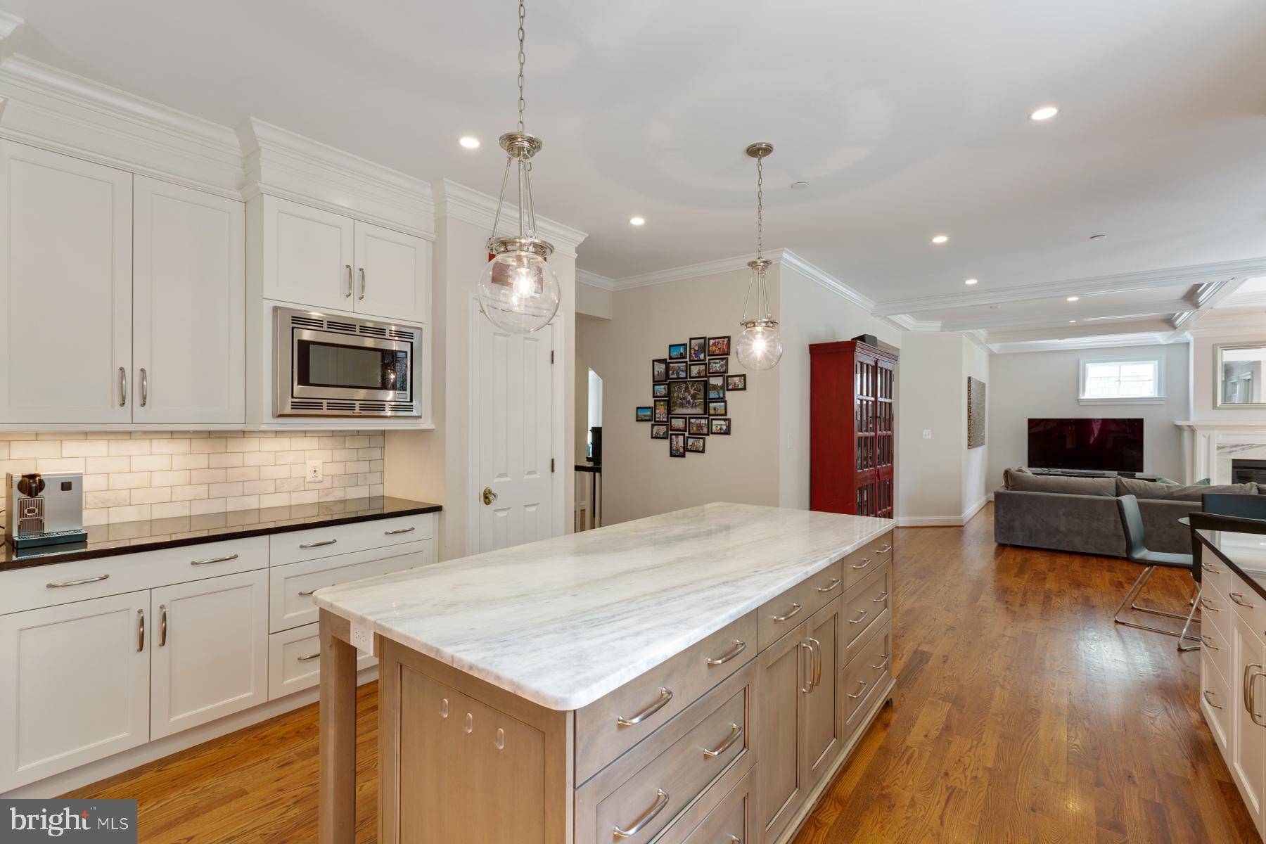 ALTA VISTA - Residential