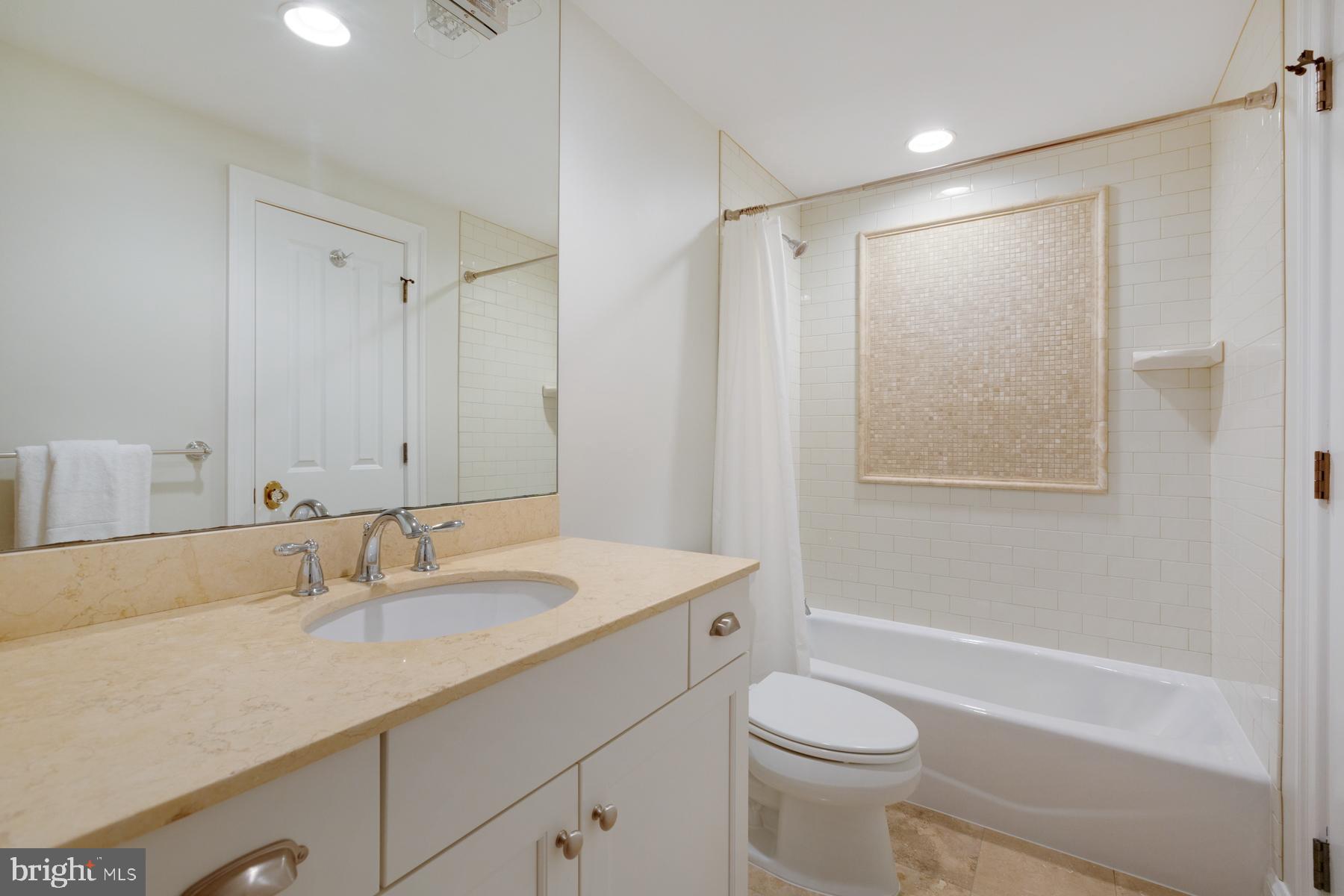 ALTA VISTA - Residential