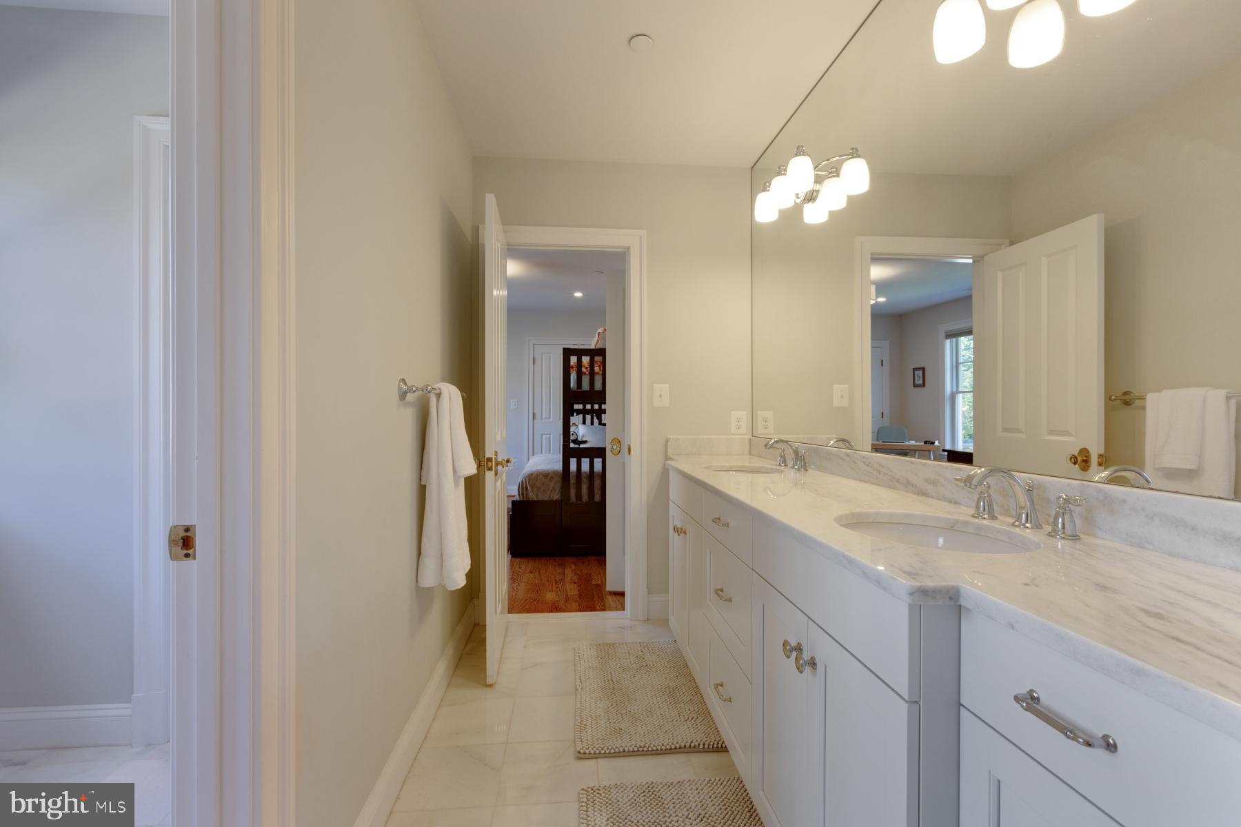 ALTA VISTA - Residential