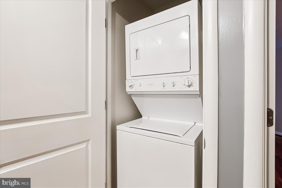 CLARENDON 1021 - Residential