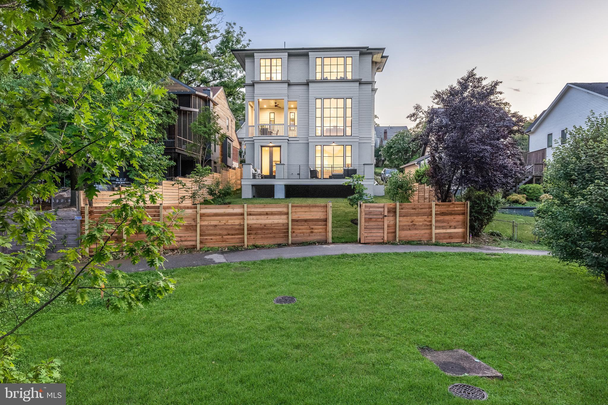 LYON PARK - Residential