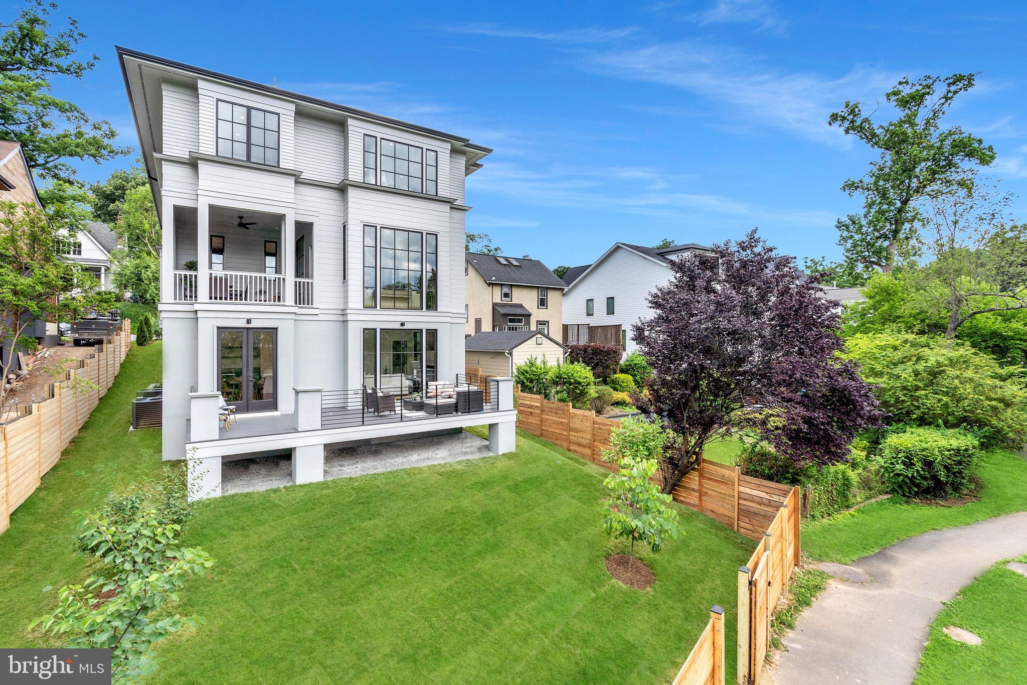 LYON PARK - Residential