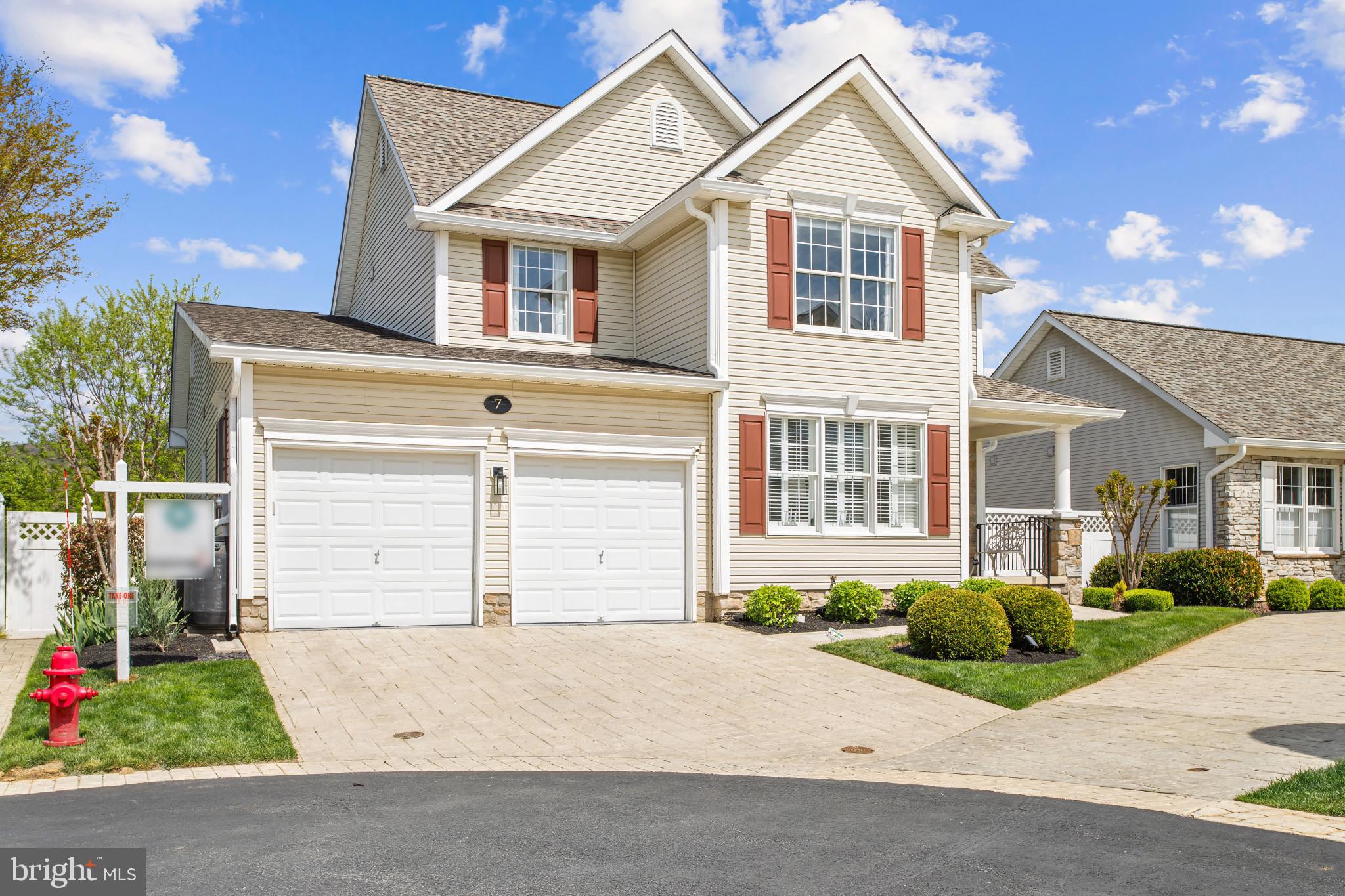 FOXFIELD AT MIDDLETOWN - Residential