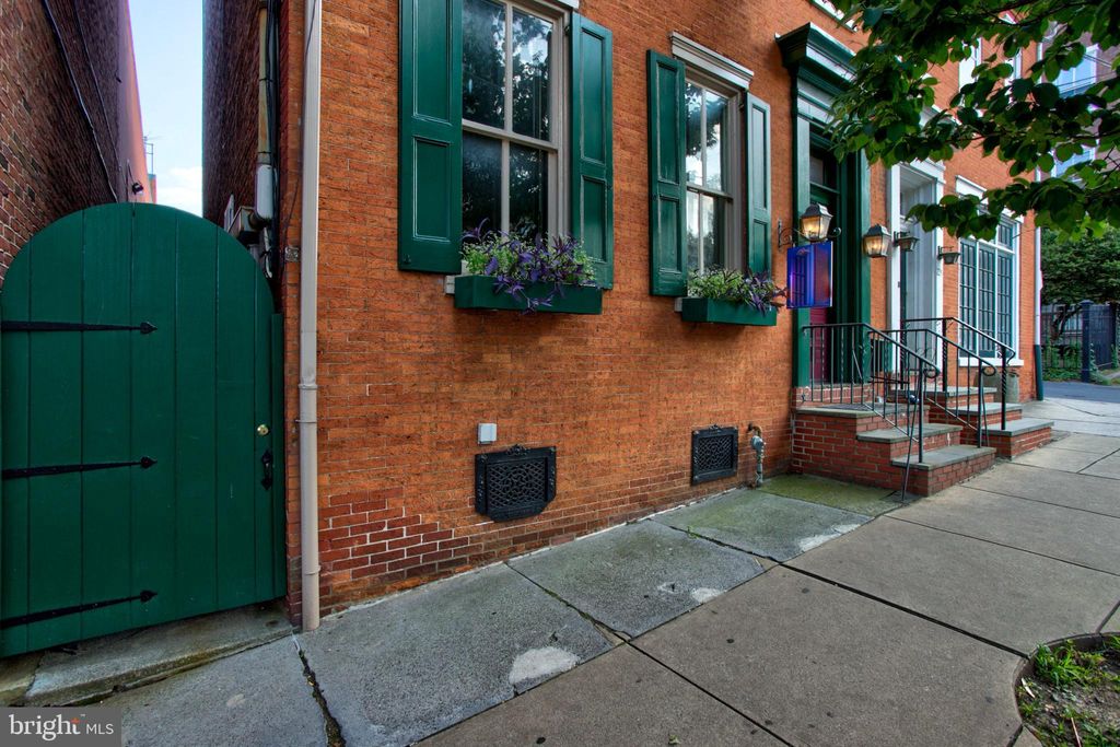 Photo of 222 W ORANGE ST, LANCASTER, PA 17603 (MLS # PALA2038552)