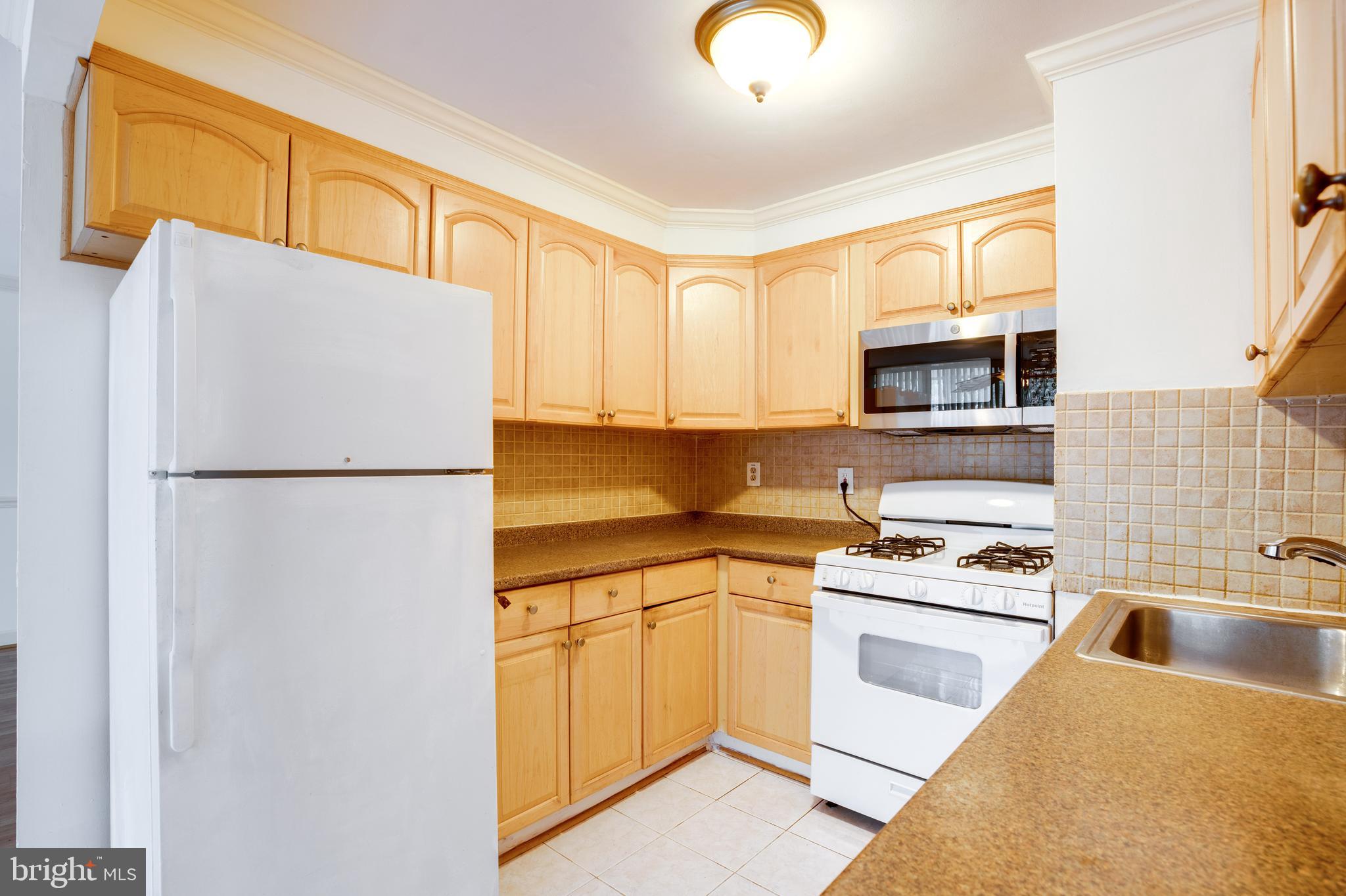 IVYMOUNT COURT - Residential Lease